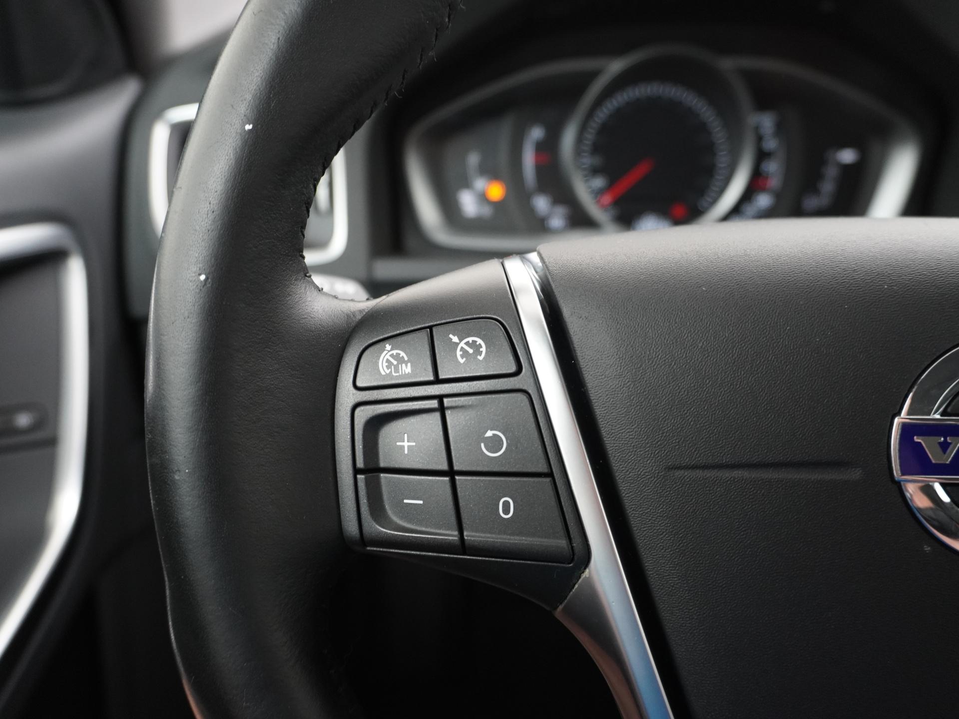 Volvo V60 1.5 T3 Summum 21