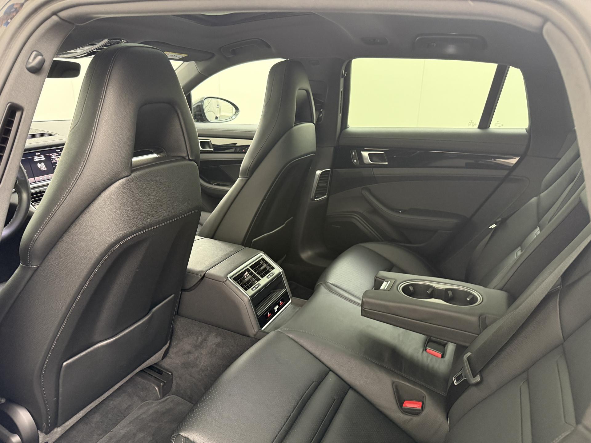 Porsche Panamera Sport Turismo 2.9 4 E-Hybrid Platinum Edition 24