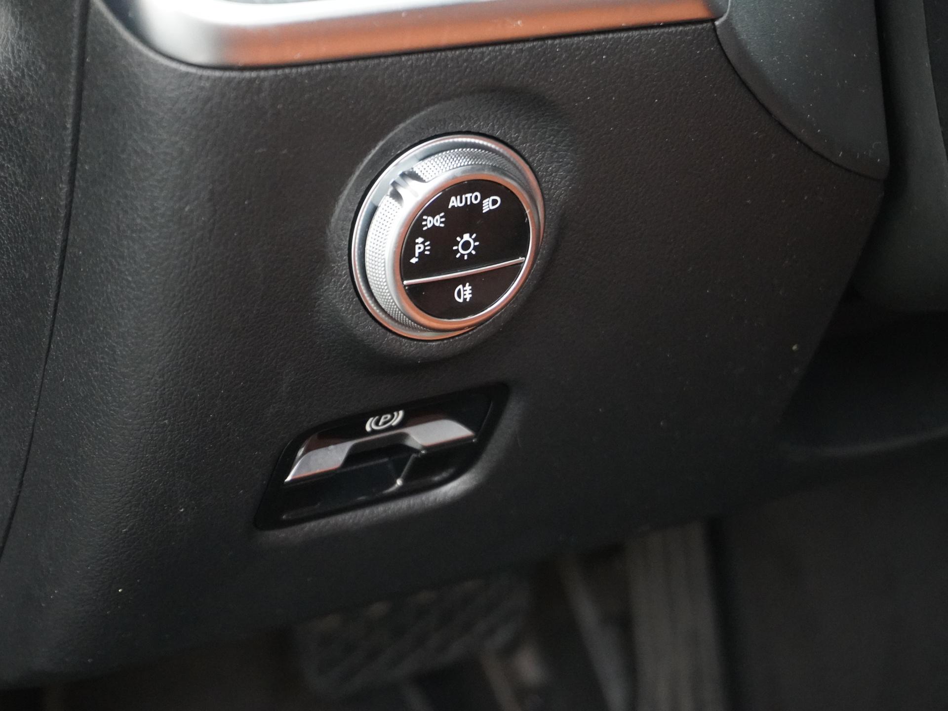 Mercedes-Benz C-Klasse 180 Luxury Line 21