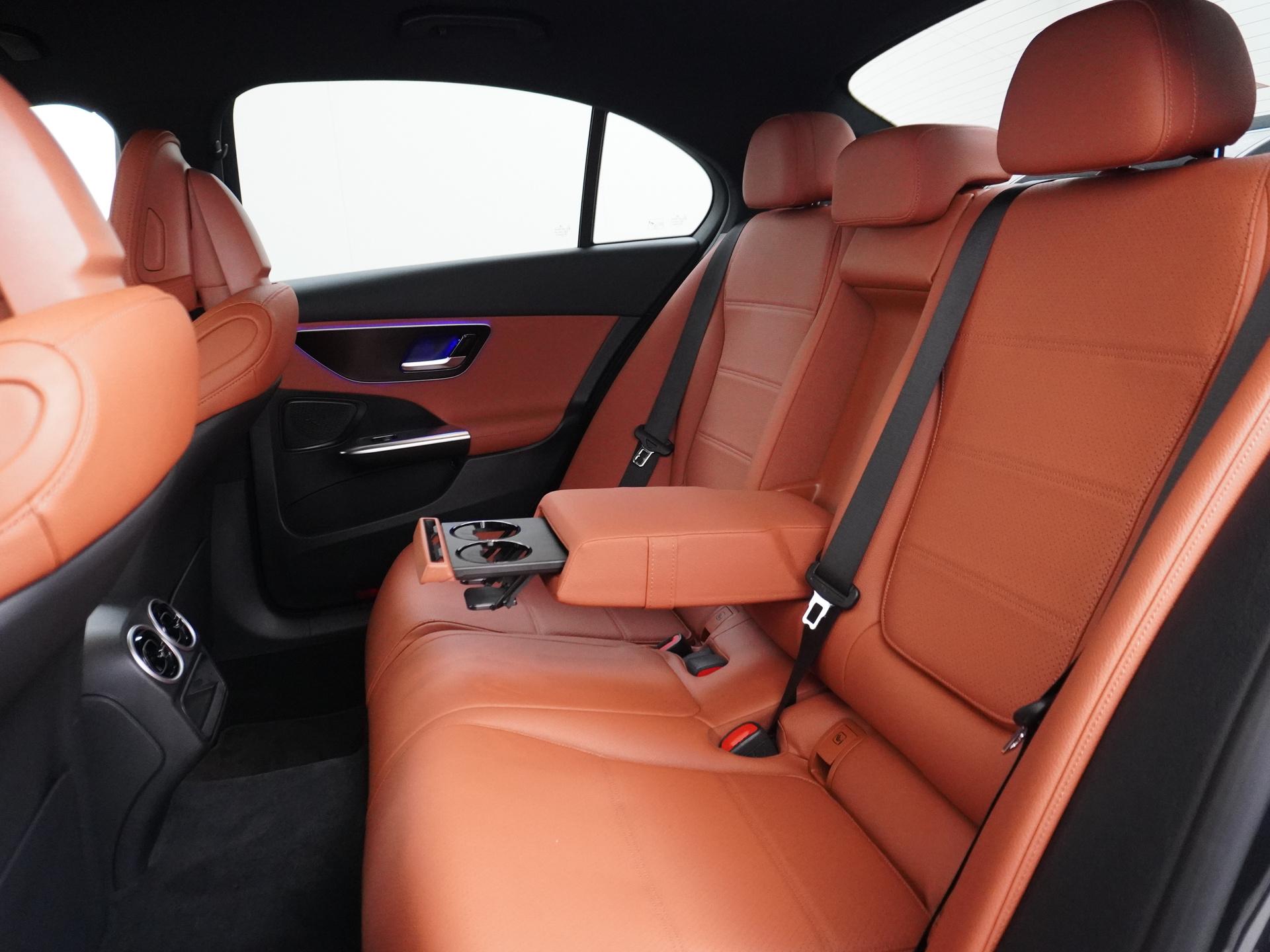 Mercedes-Benz C-Klasse 180 Luxury Line 23