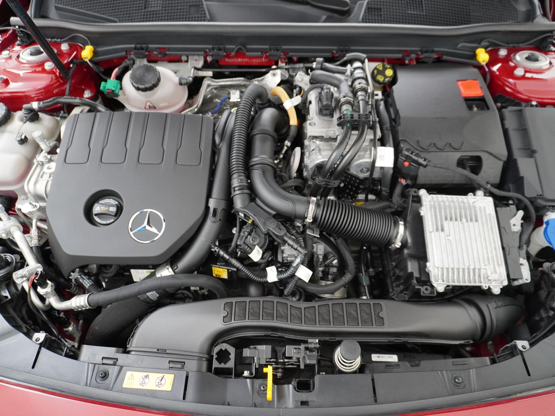 Mercedes-Benz A-Klasse 250 e Luxury Line 18