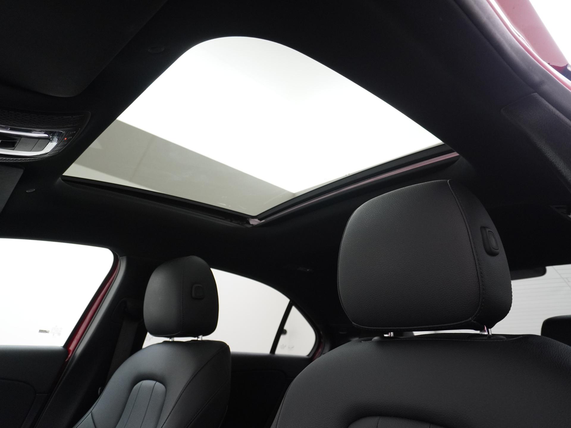 Mercedes-Benz A-Klasse 250 e Luxury Line 22