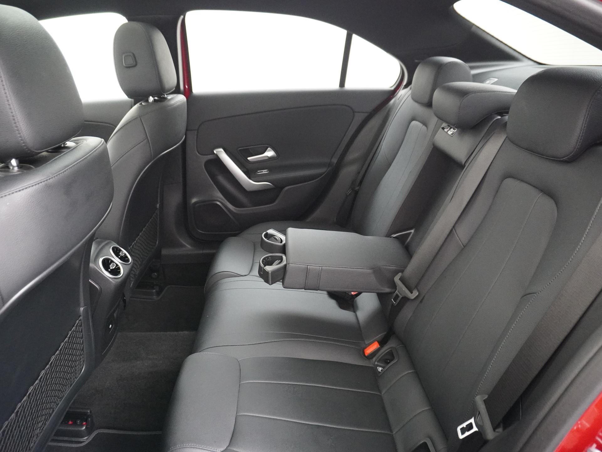 Mercedes-Benz A-Klasse 250 e Luxury Line 24