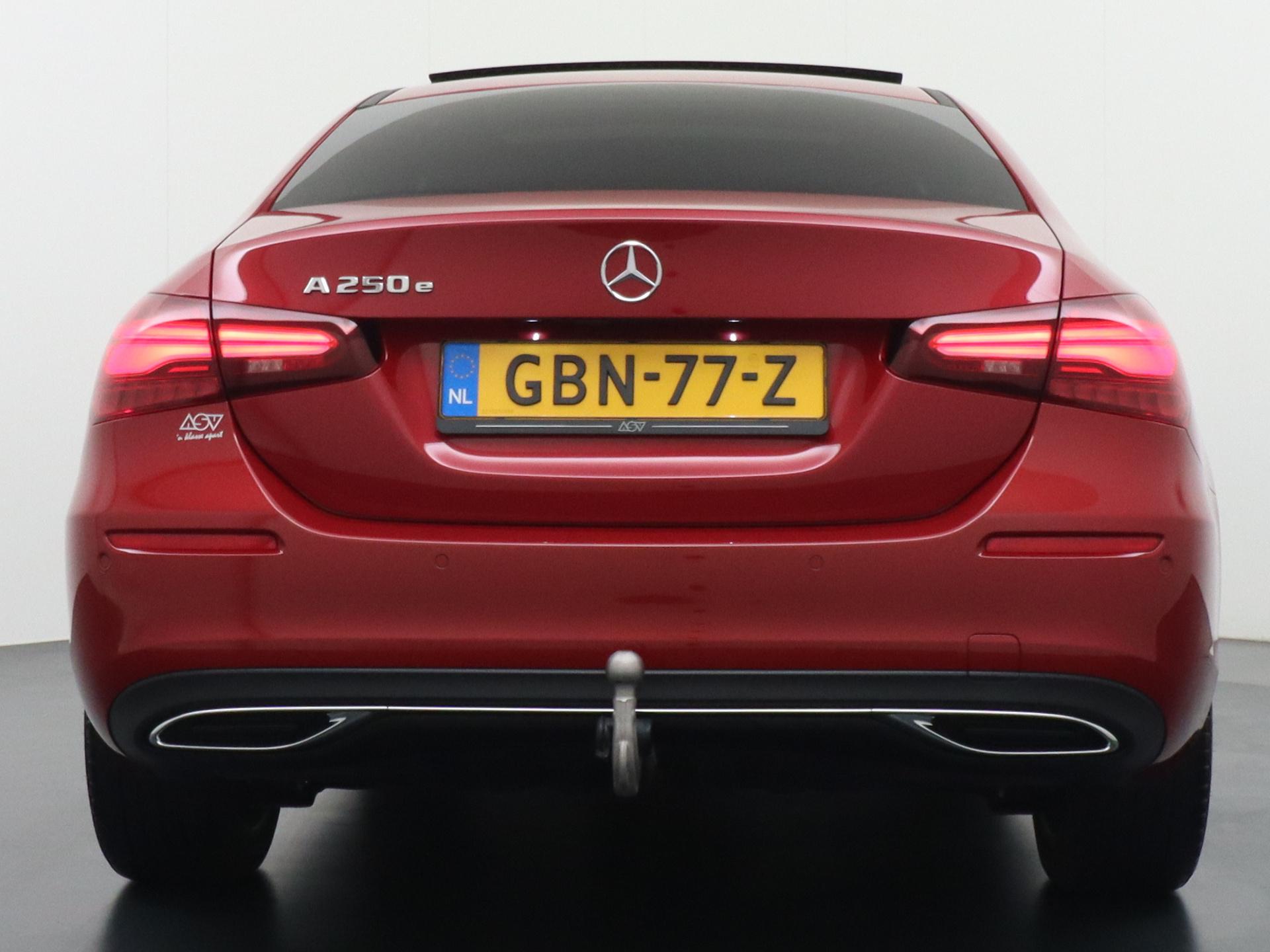 Mercedes-Benz A-Klasse 250 e Luxury Line 3