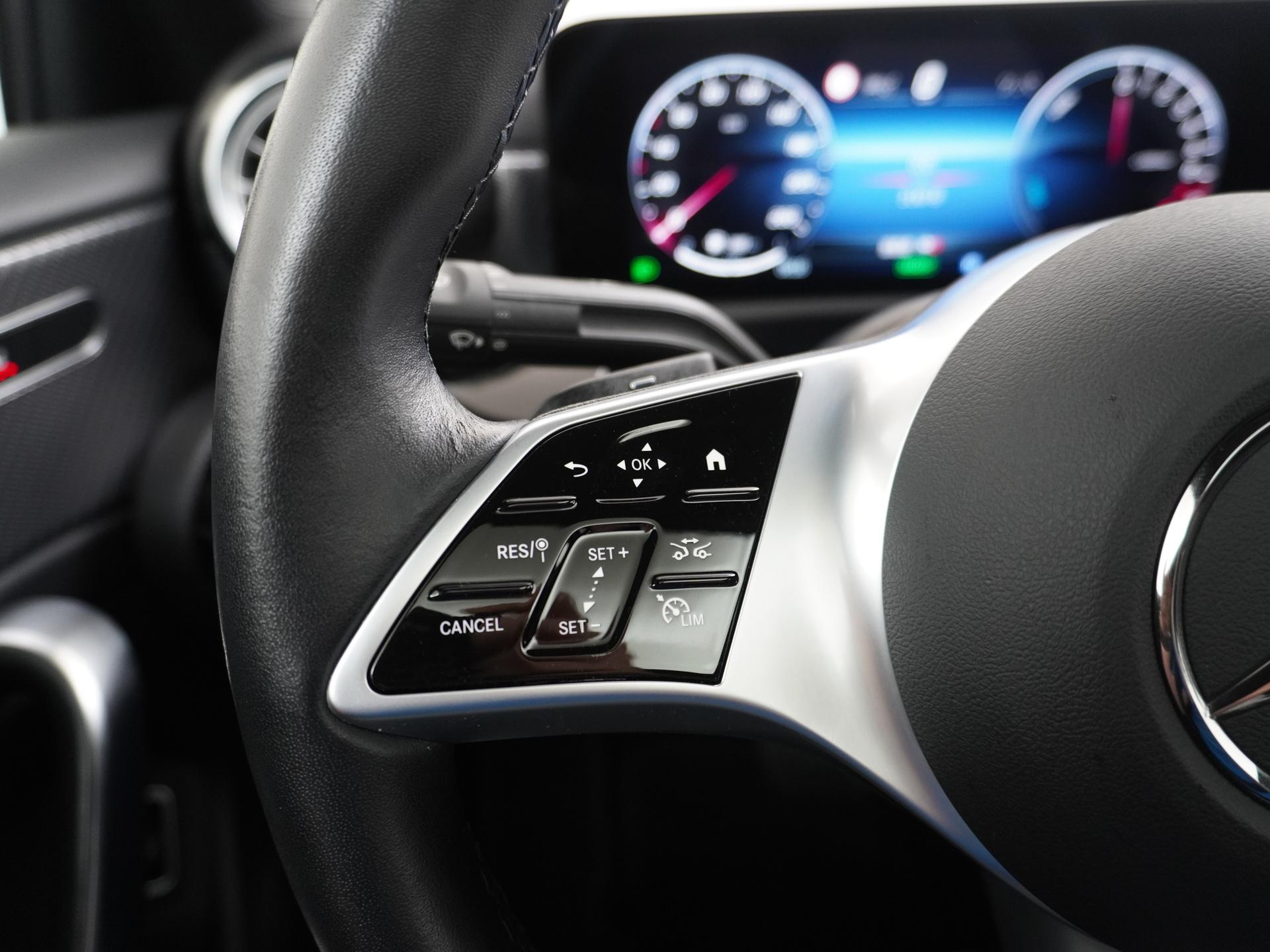 Mercedes-Benz A-Klasse 250 e Luxury Line 33