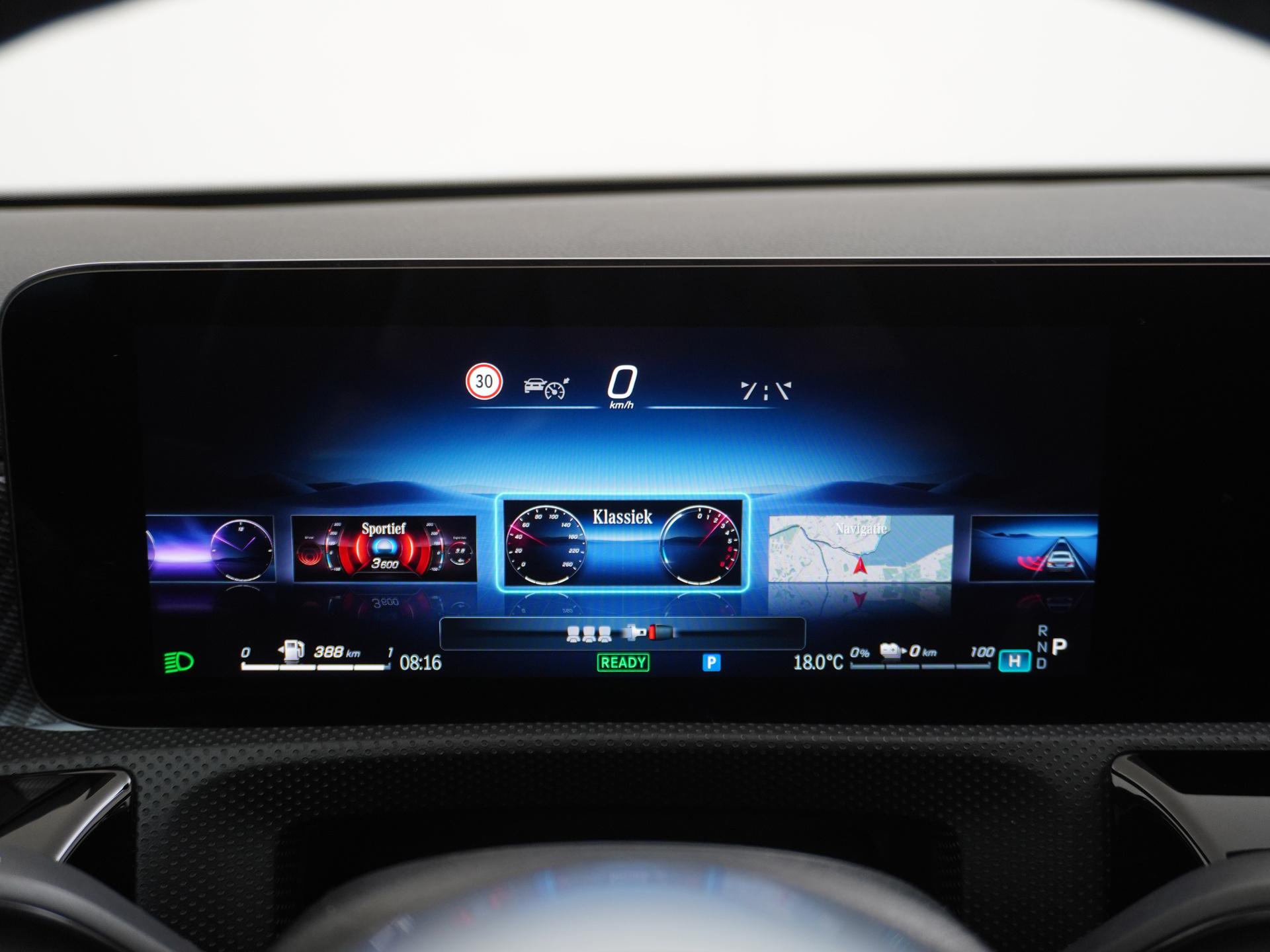 Mercedes-Benz A-Klasse 250 e Luxury Line 37