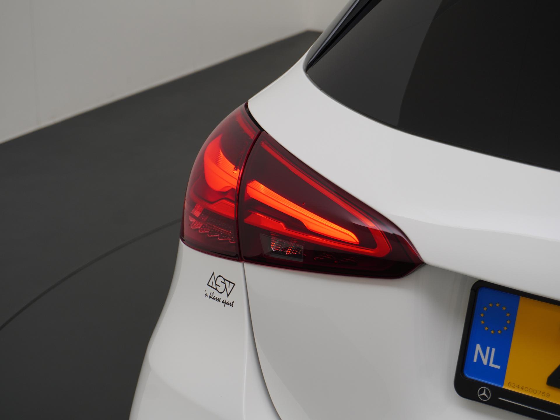 Mercedes-Benz A-Klasse 250 e AMG Line 11