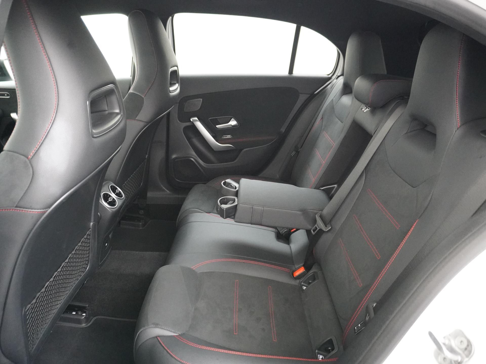 Mercedes-Benz A-Klasse 250 e AMG Line 25