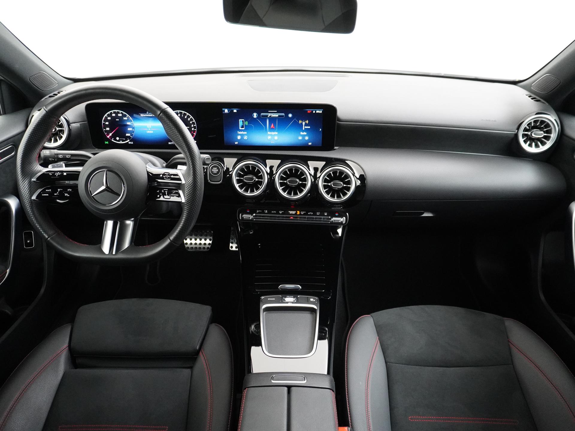 Mercedes-Benz A-Klasse 250 e AMG Line 27