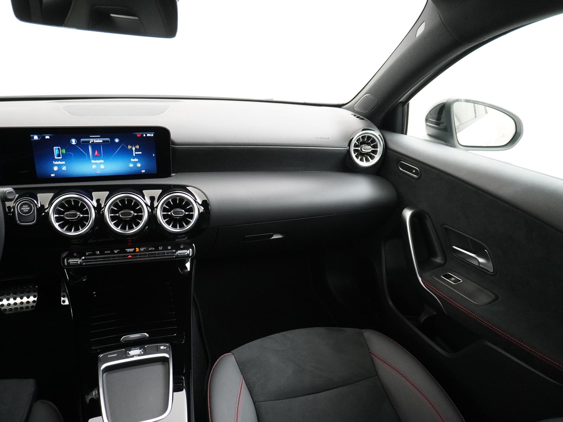 Mercedes-Benz A-Klasse 250 e AMG Line 29