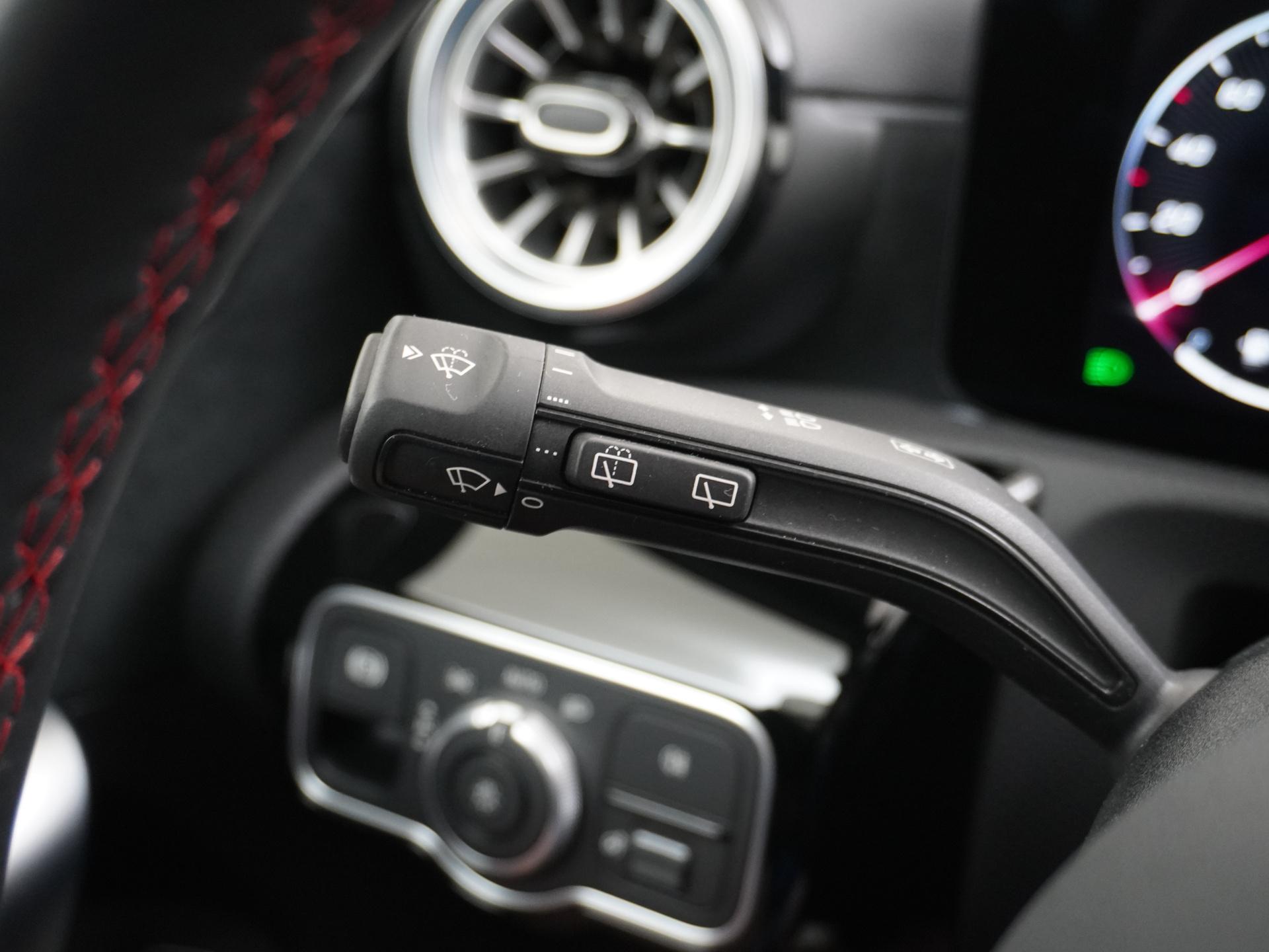 Mercedes-Benz A-Klasse 250 e AMG Line 30