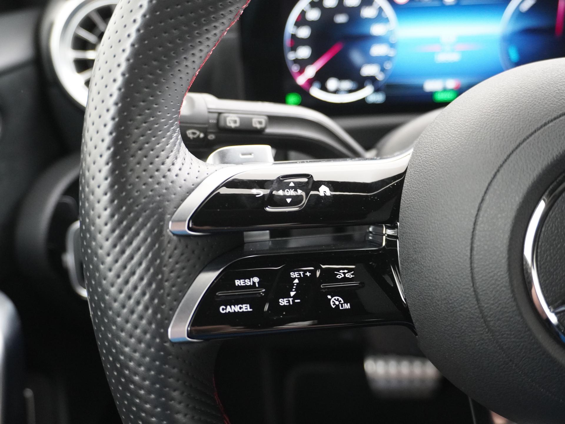 Mercedes-Benz A-Klasse 250 e AMG Line 32