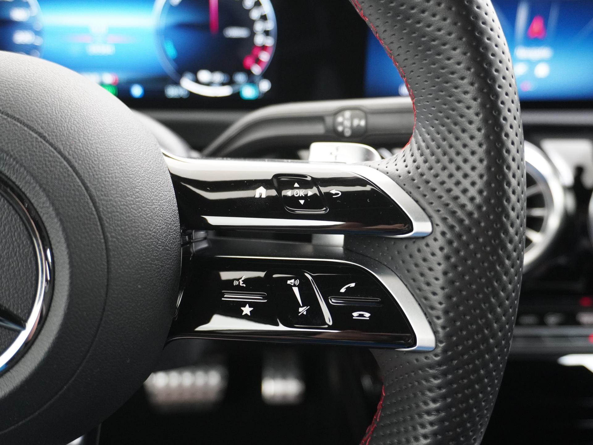 Mercedes-Benz A-Klasse 250 e AMG Line 33