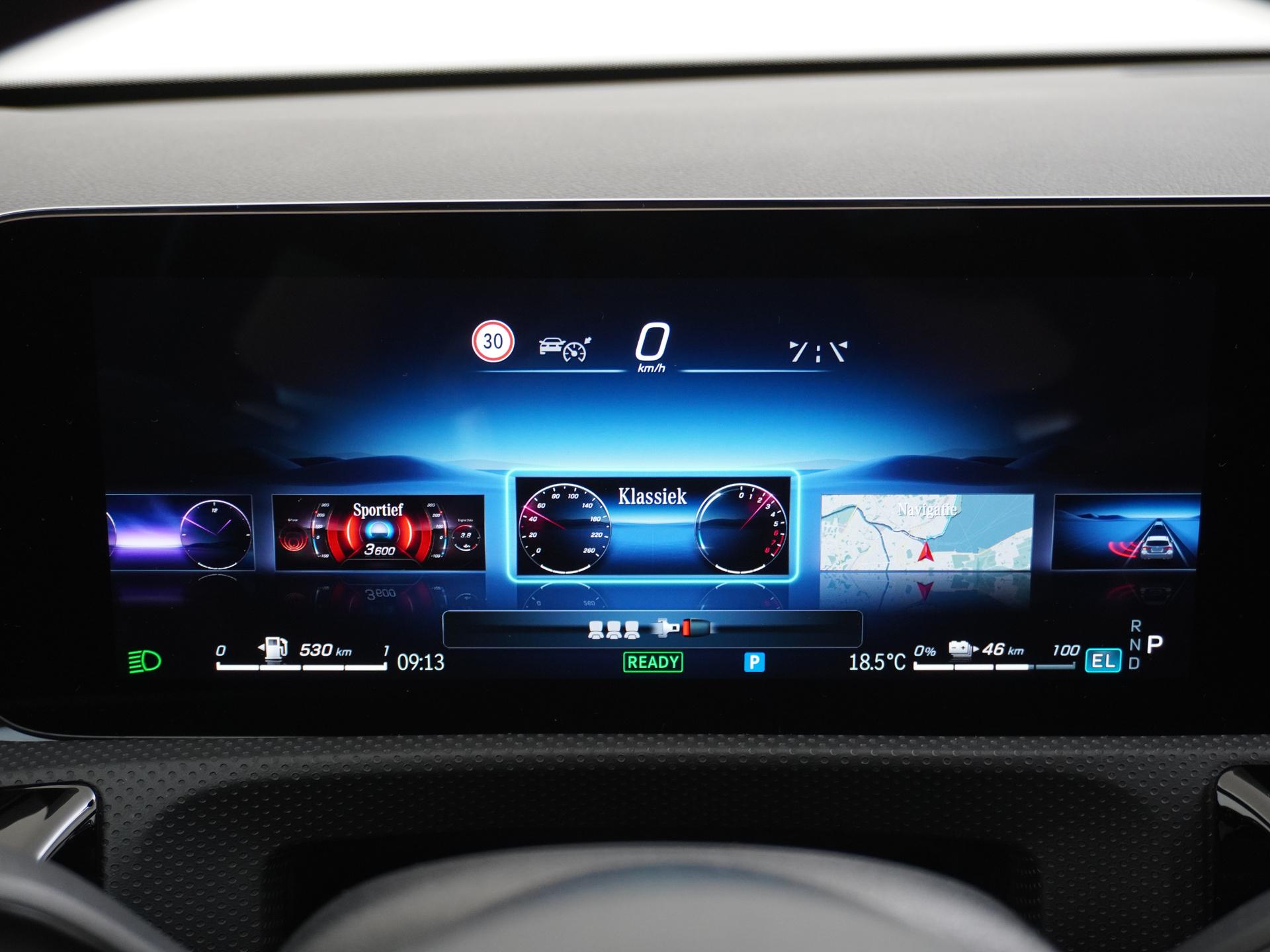 Mercedes-Benz A-Klasse 250 e AMG Line 36