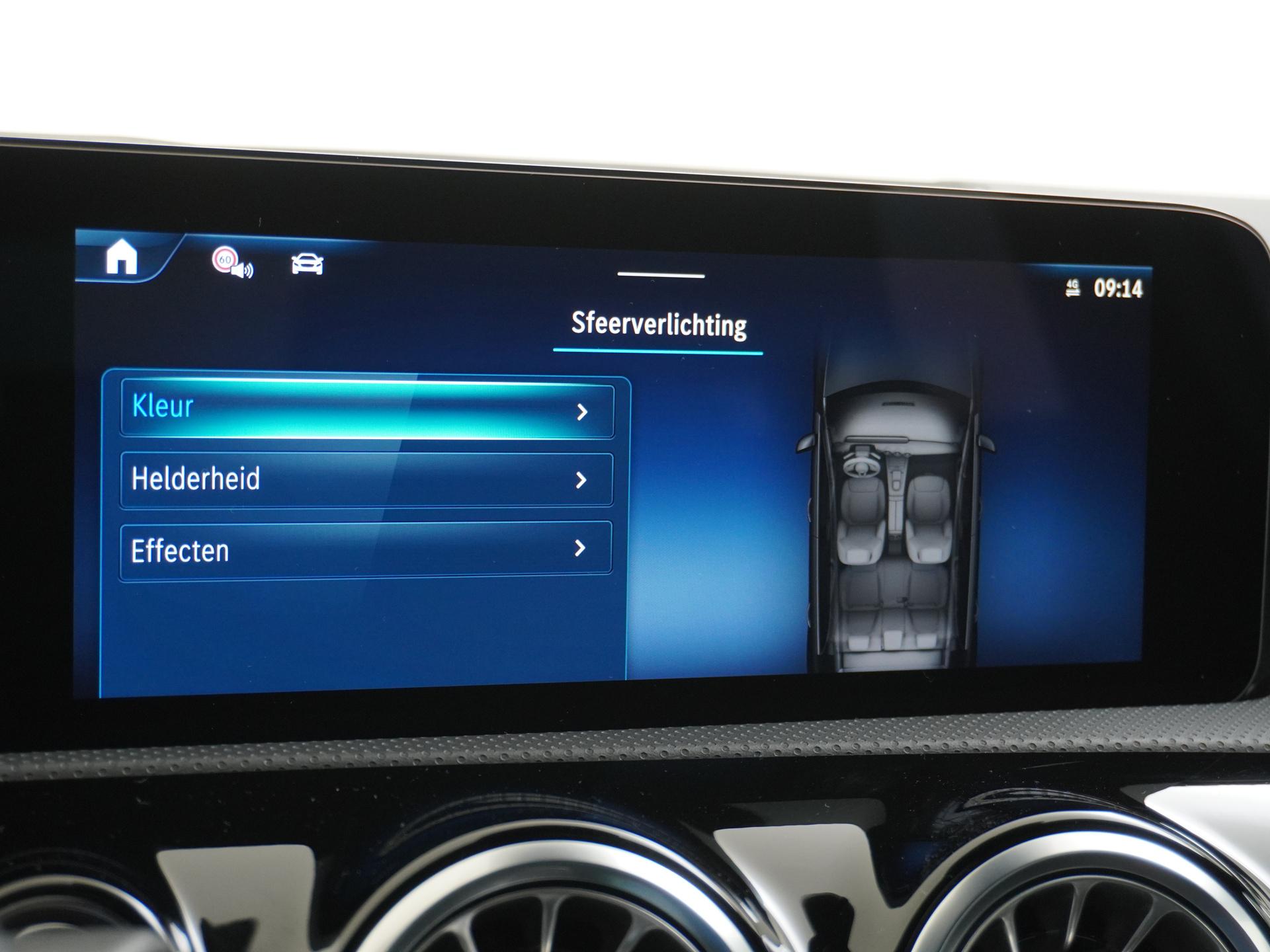 Mercedes-Benz A-Klasse 250 e AMG Line 44