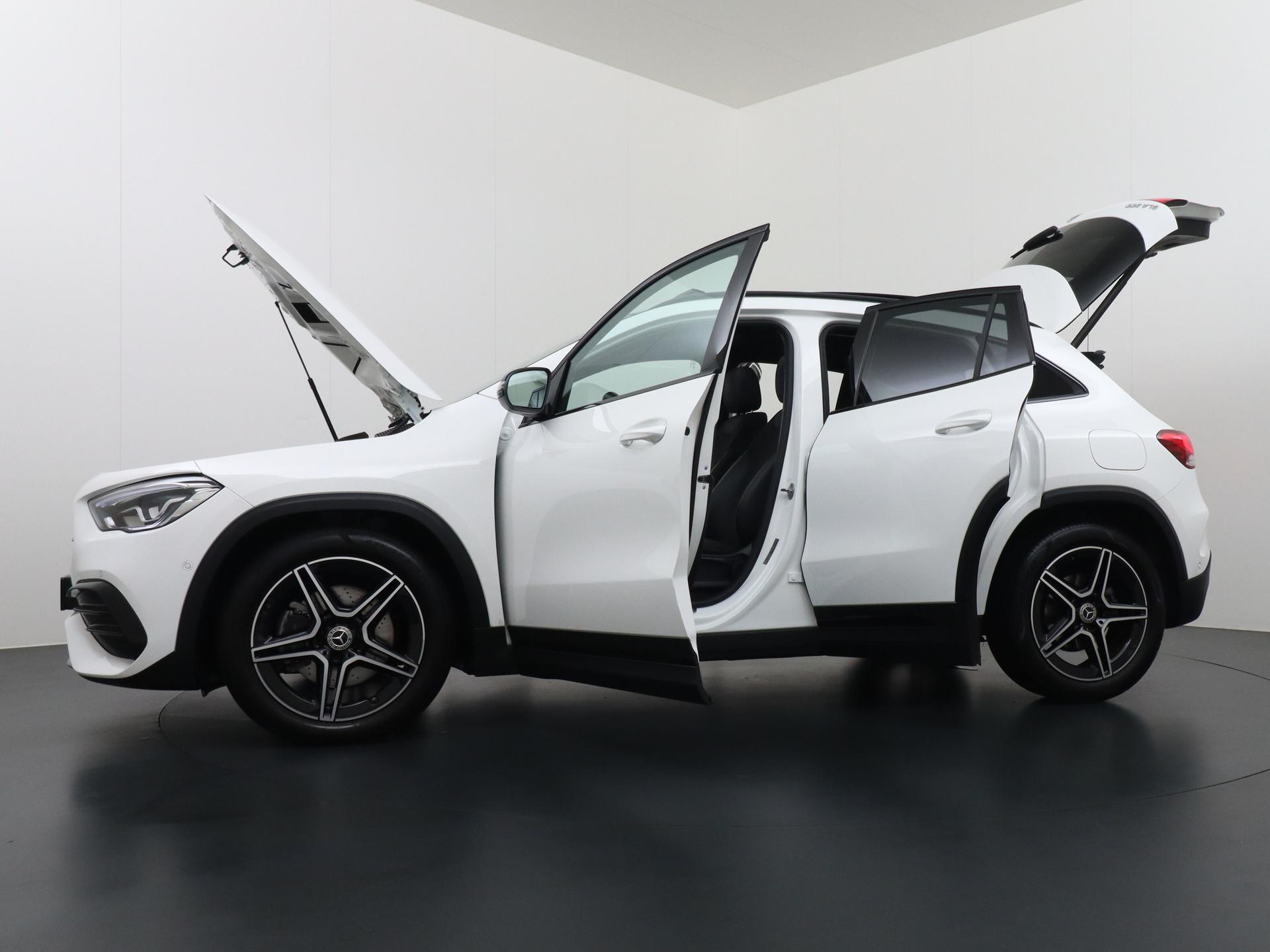 Mercedes-Benz GLA 200 AMG Business Solution 10