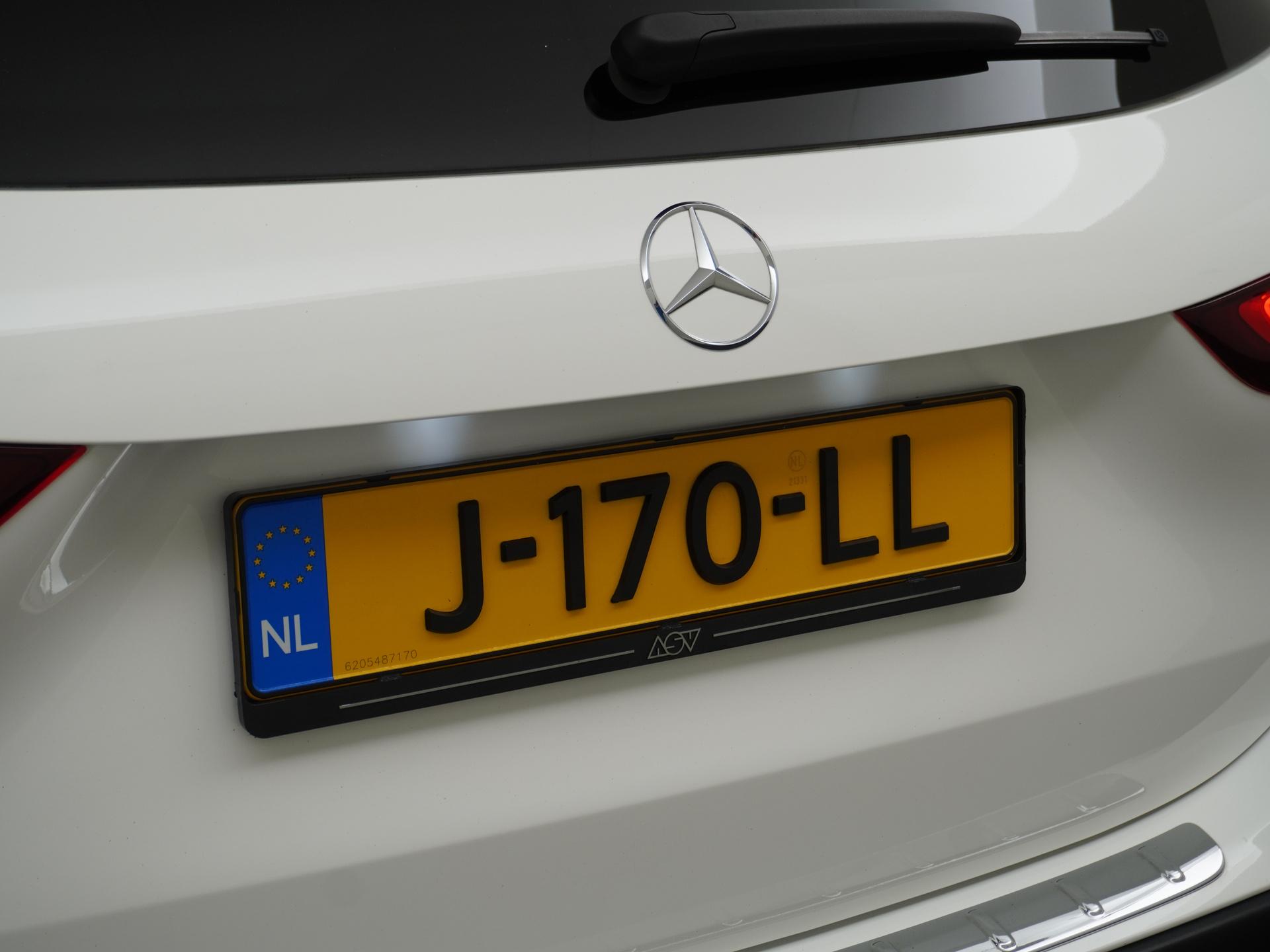 Mercedes-Benz GLA 200 AMG Business Solution 12