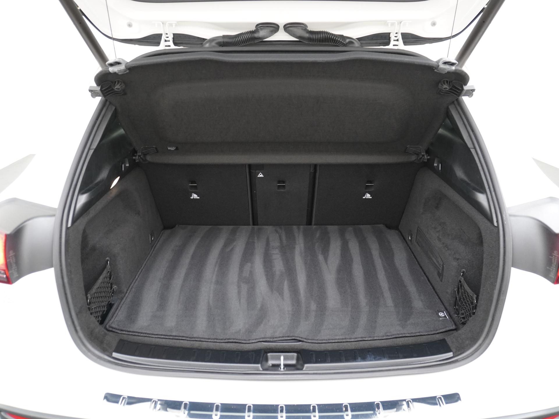 Mercedes-Benz GLA 200 AMG Business Solution 14