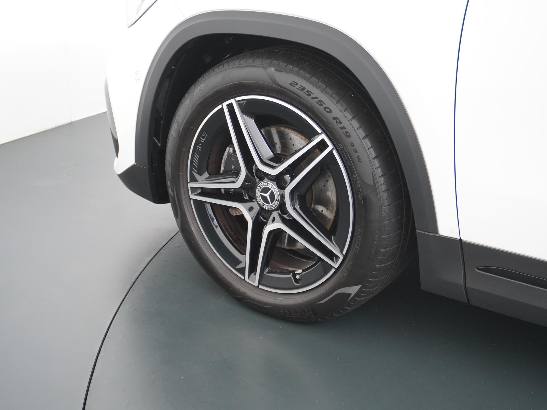 Mercedes-Benz GLA 200 AMG Business Solution 17