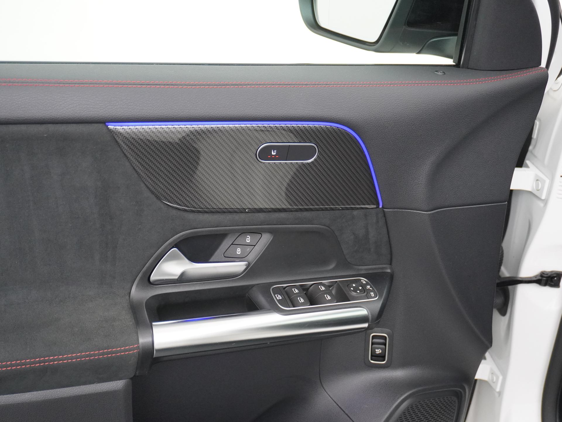 Mercedes-Benz GLA 200 AMG Business Solution 23