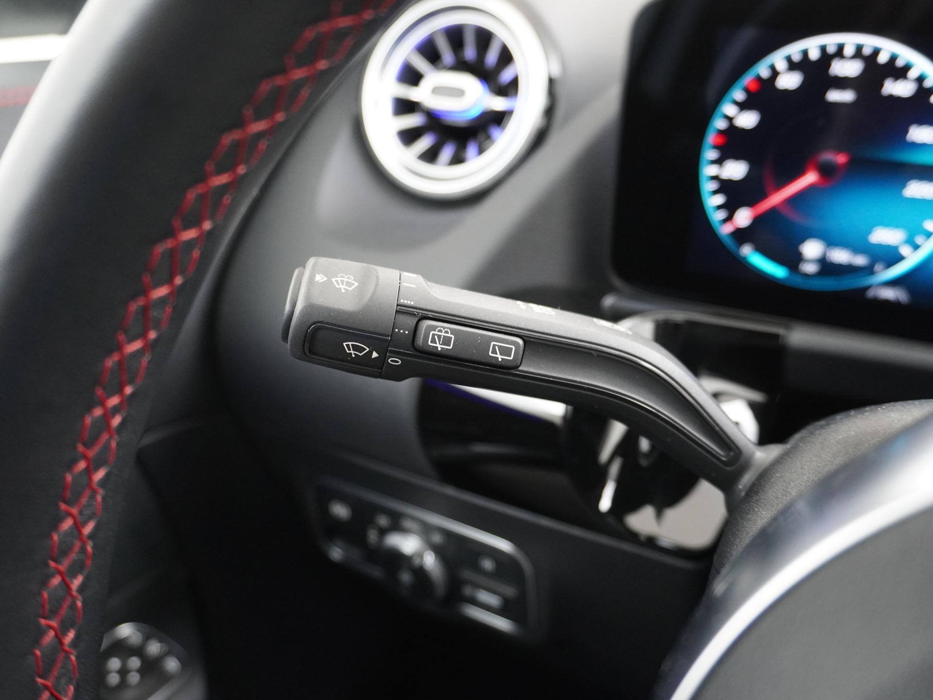 Mercedes-Benz GLA 200 AMG Business Solution 30