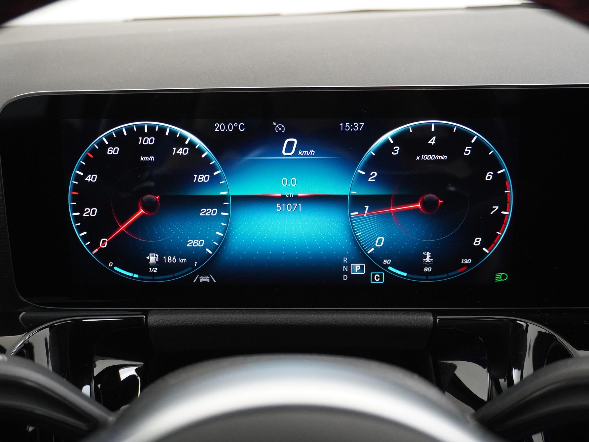 Mercedes-Benz GLA 200 AMG Business Solution 34