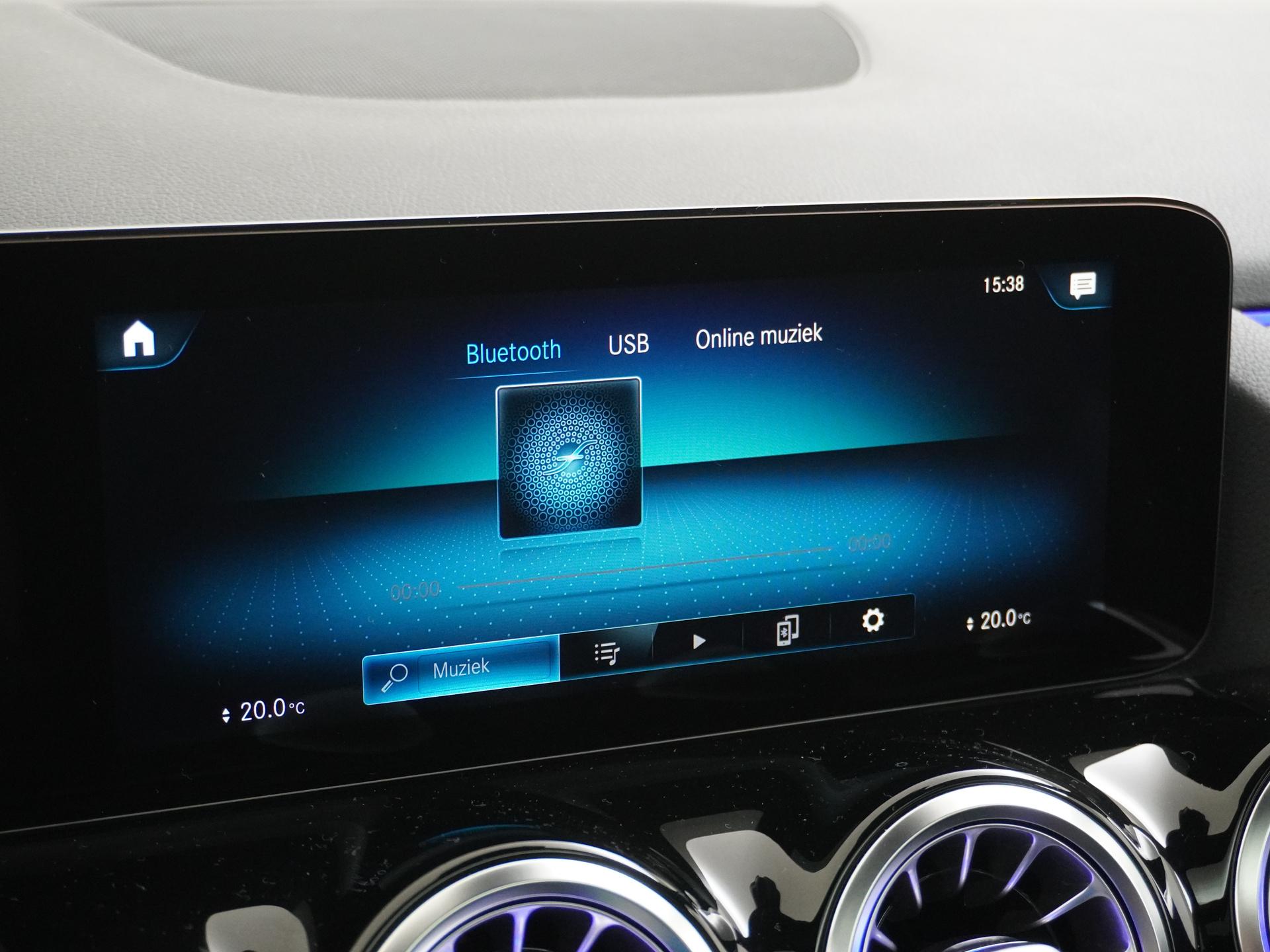 Mercedes-Benz GLA 200 AMG Business Solution 41