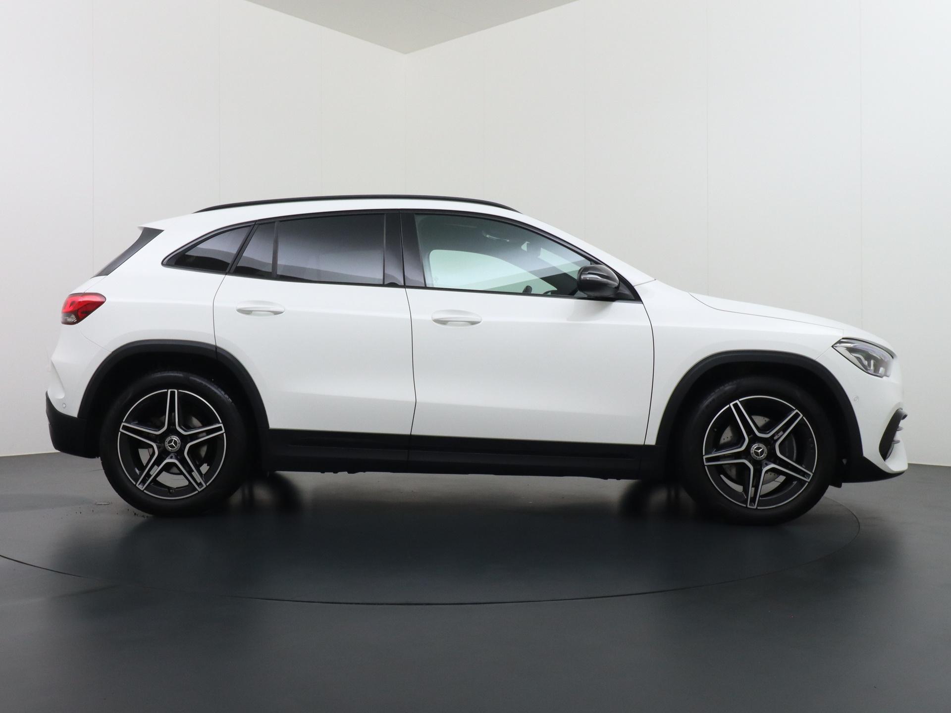 Mercedes-Benz GLA 200 AMG Business Solution 5