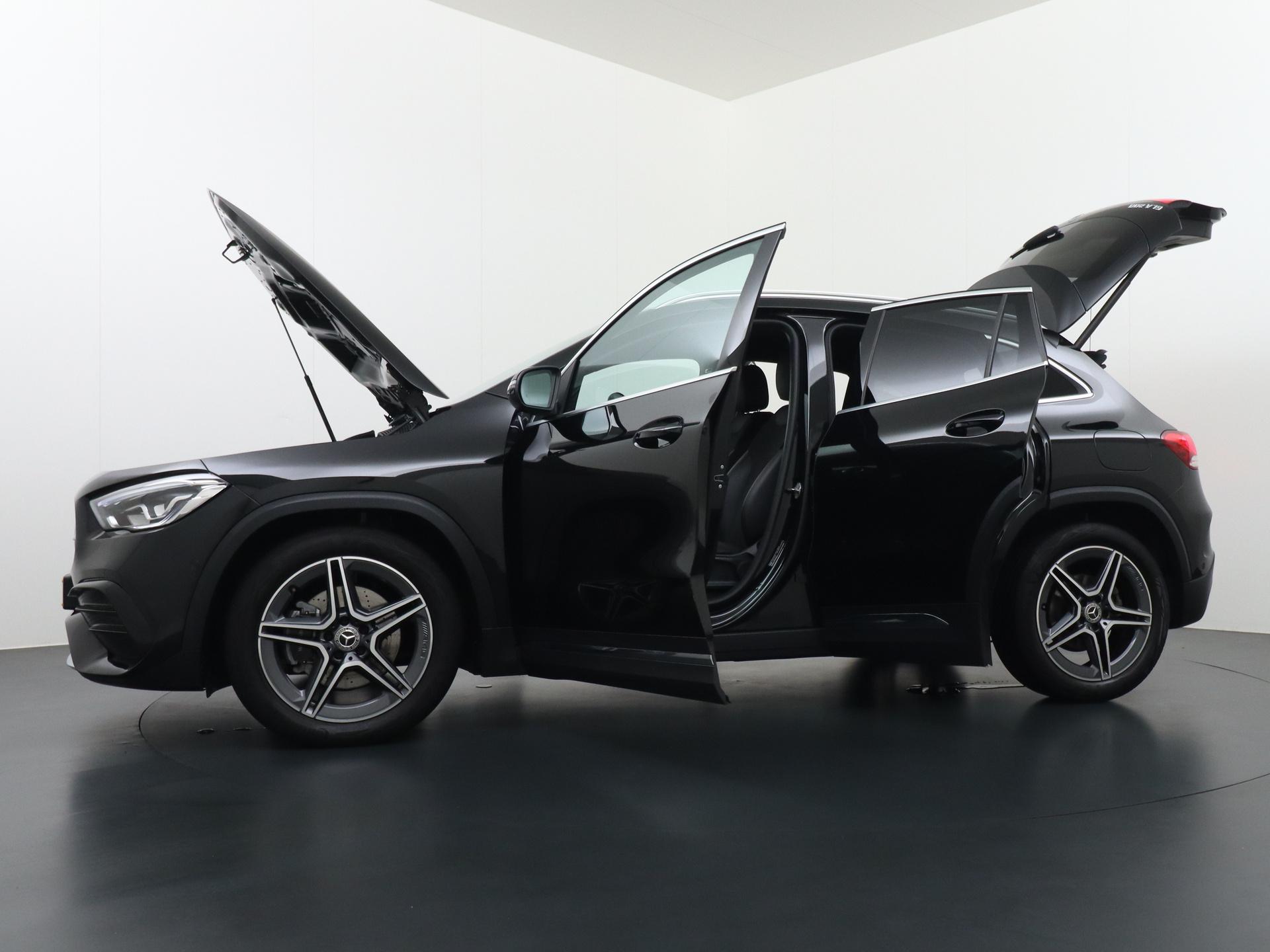 Mercedes-Benz GLA 200 AMG Business Solution 12