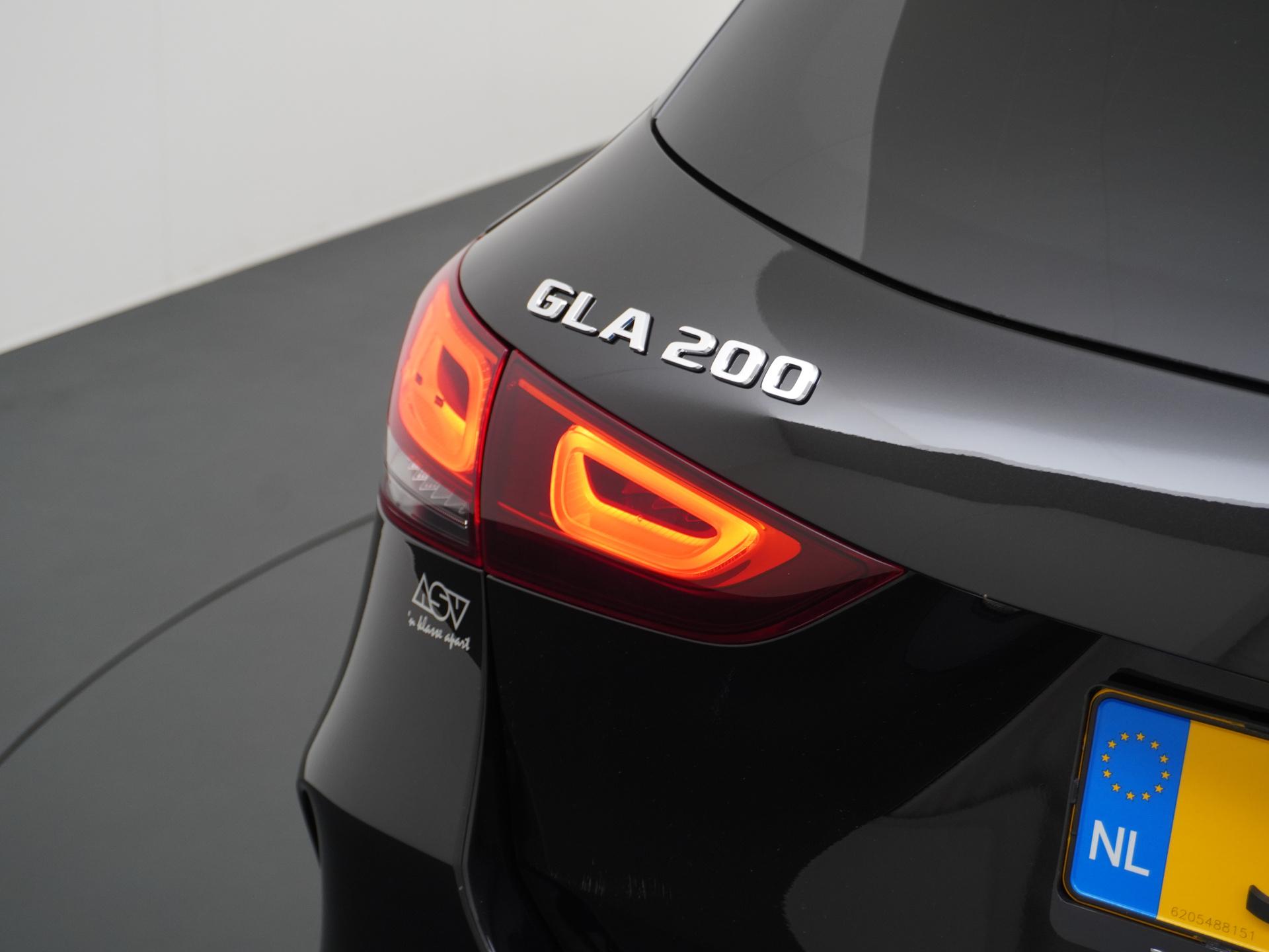 Mercedes-Benz GLA 200 AMG Business Solution 13