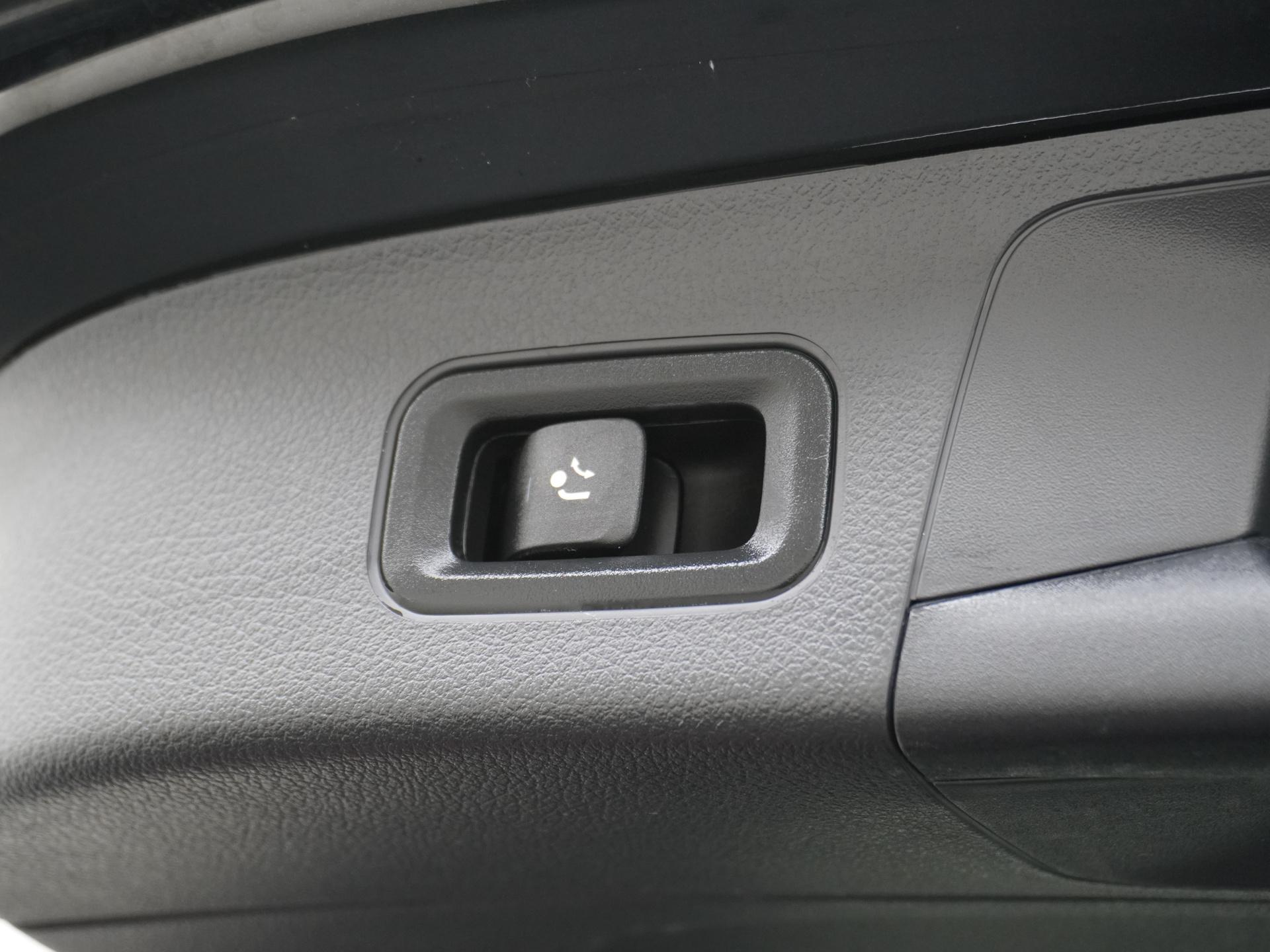 Mercedes-Benz GLA 200 AMG Business Solution 17