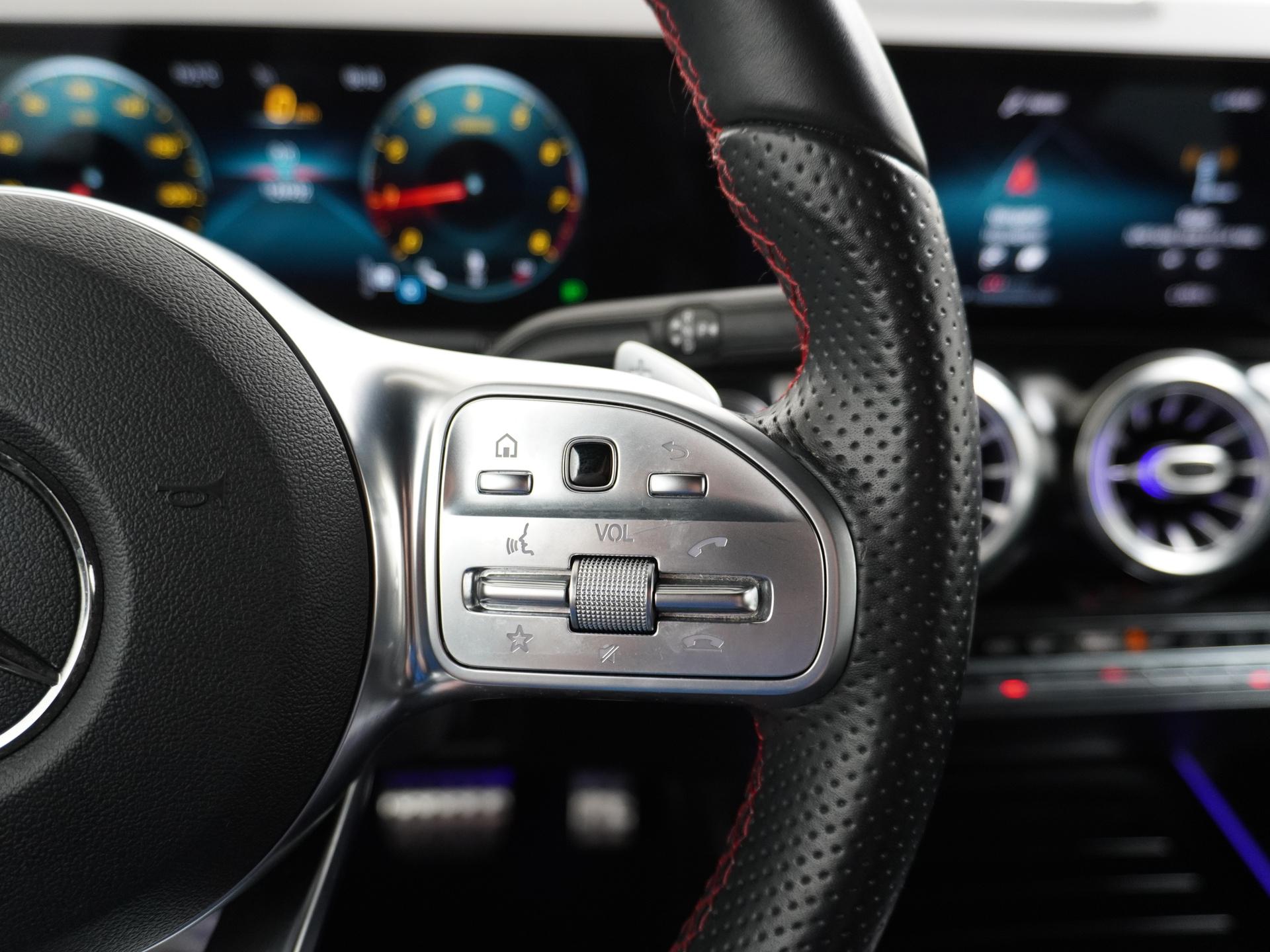 Mercedes-Benz GLA 200 AMG Business Solution 33