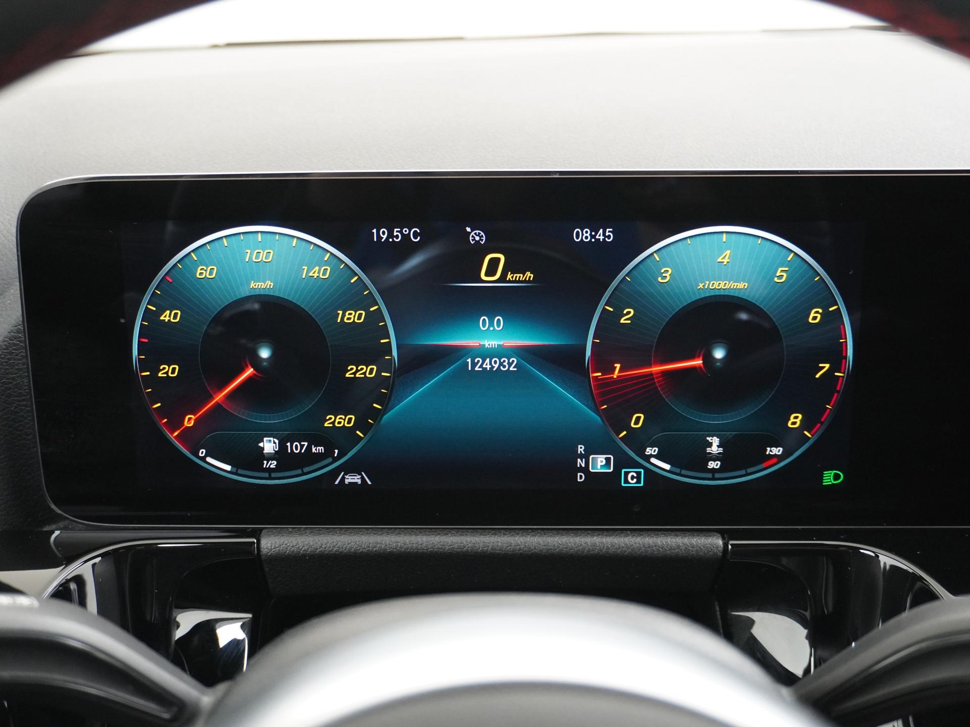 Mercedes-Benz GLA 200 AMG Business Solution 34