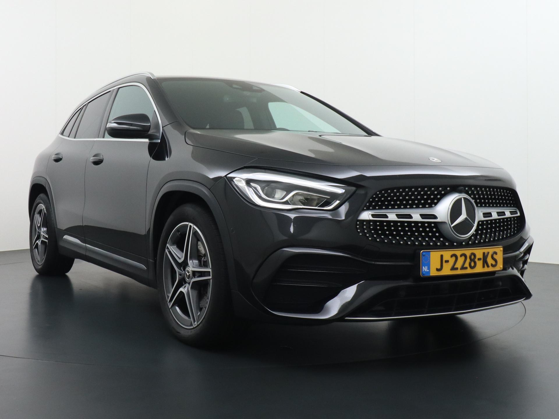 Mercedes-Benz GLA 200 AMG Business Solution 8