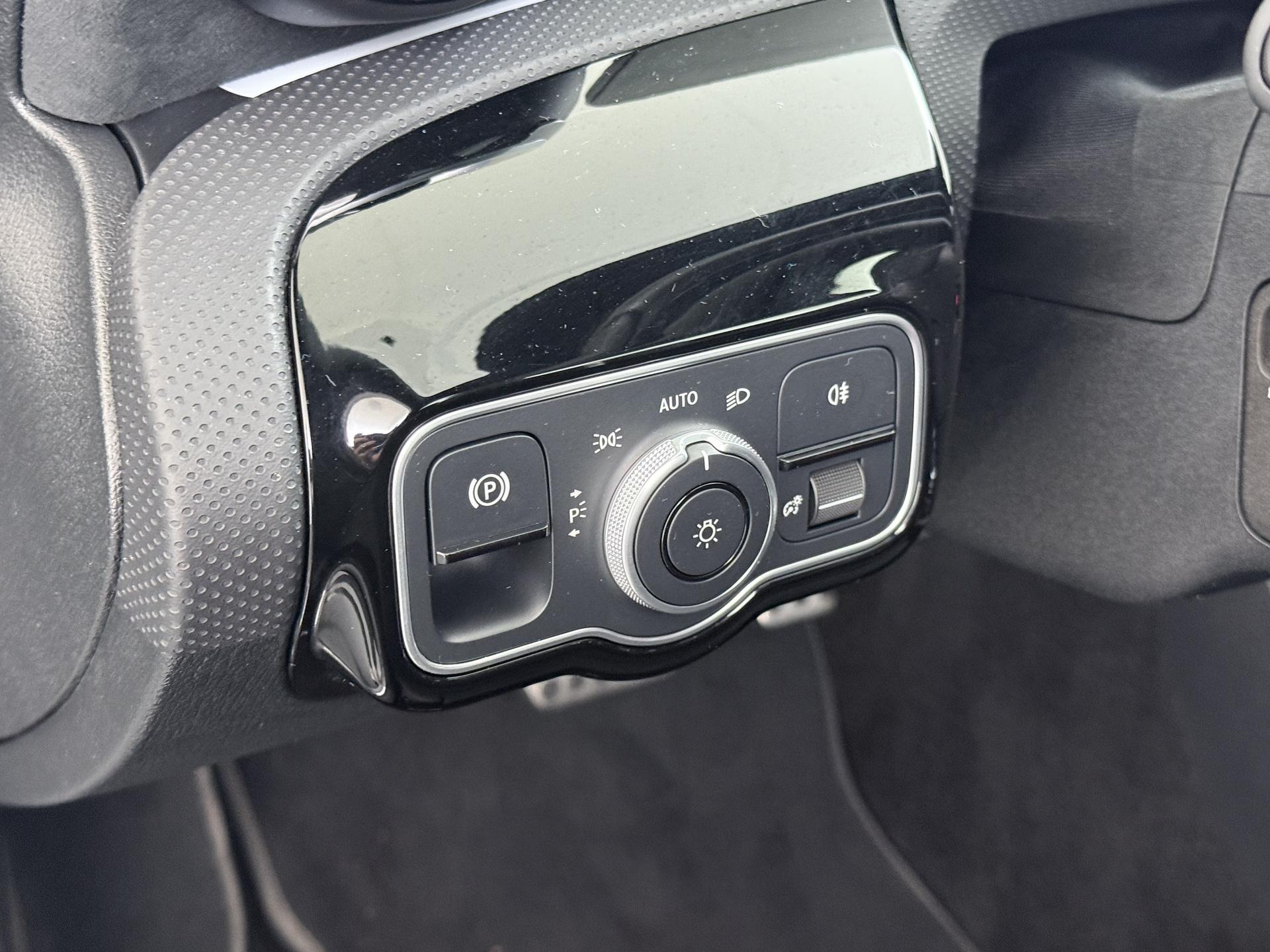 Mercedes-Benz A-Klasse 250 e AMG Line 29