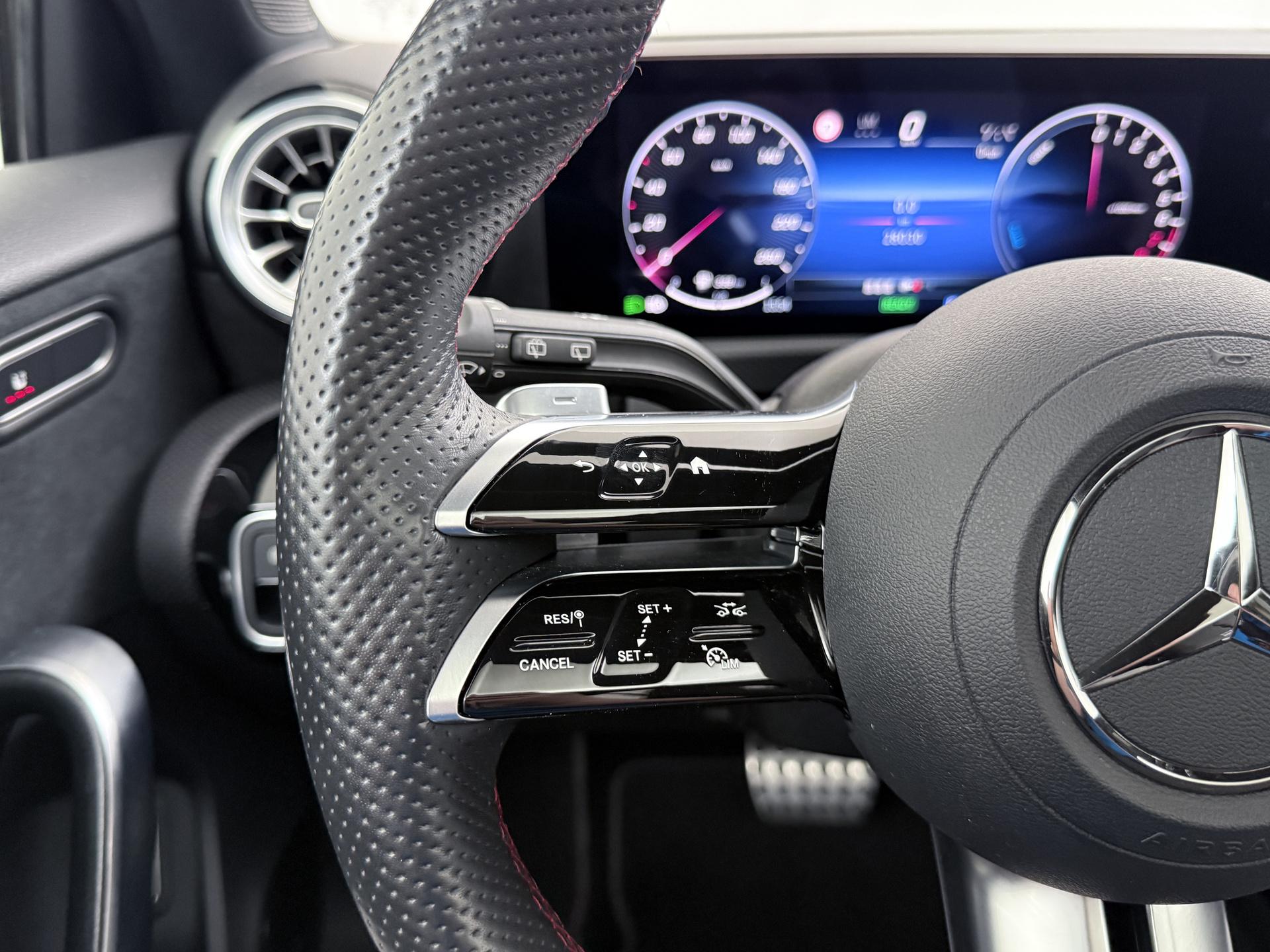 Mercedes-Benz A-Klasse 250 e AMG Line 33