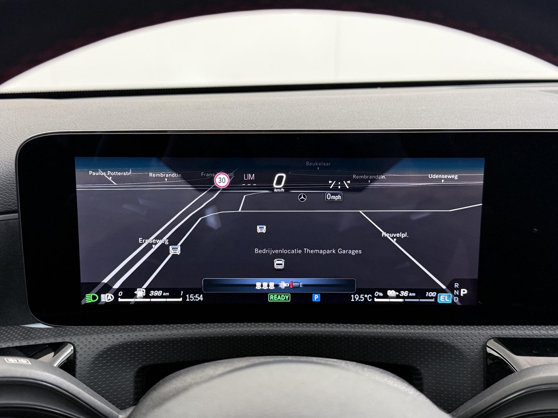 Mercedes-Benz A-Klasse 250 e AMG Line 36