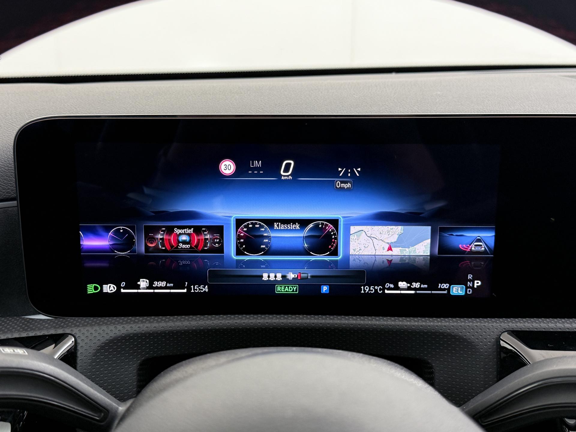 Mercedes-Benz A-Klasse 250 e AMG Line 37