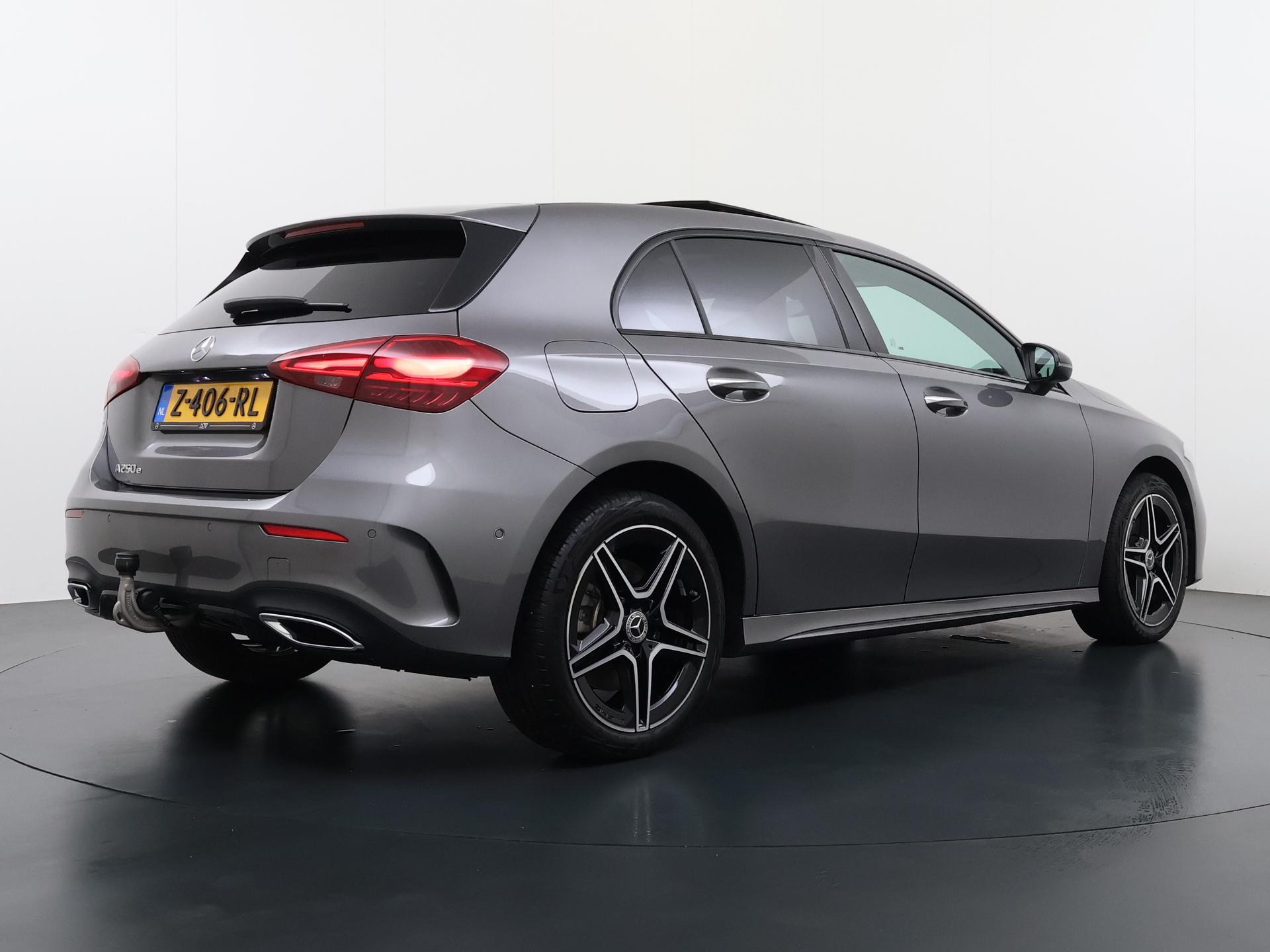 Mercedes-Benz A-Klasse 250 e AMG Line 4