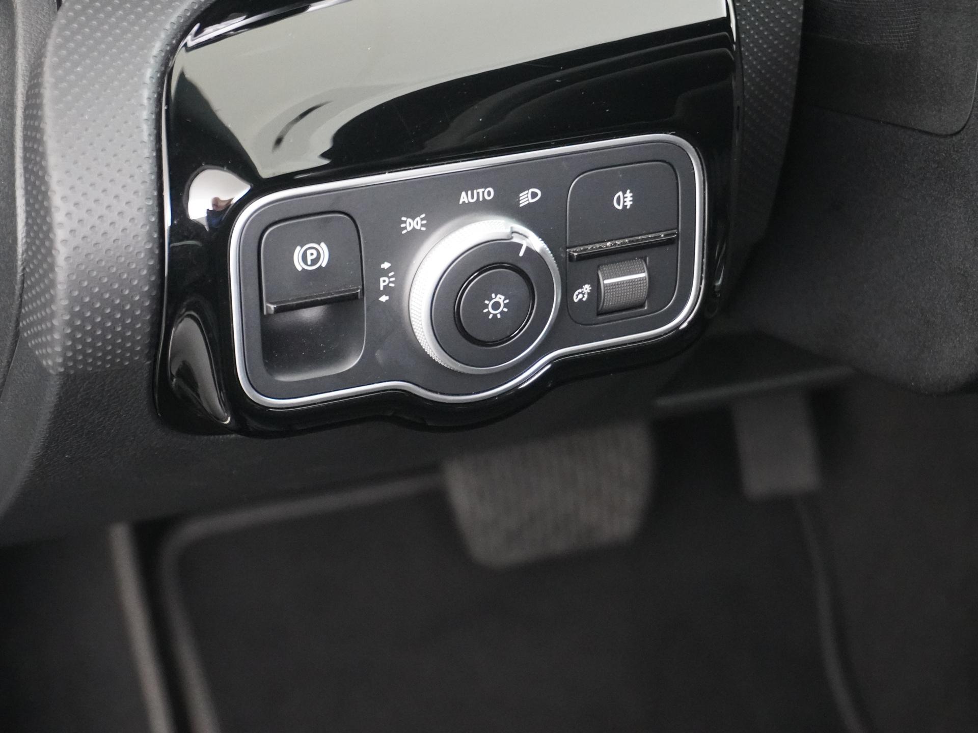 Mercedes-Benz A-Klasse 250 e Luxury Line 23