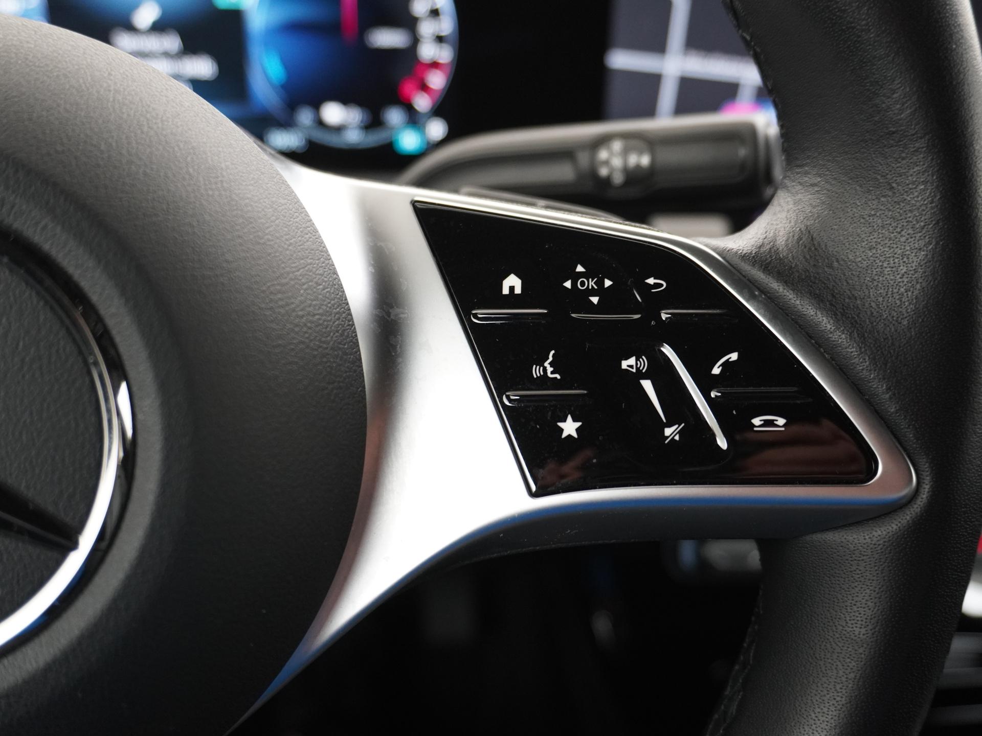 Mercedes-Benz A-Klasse 250 e Luxury Line 33