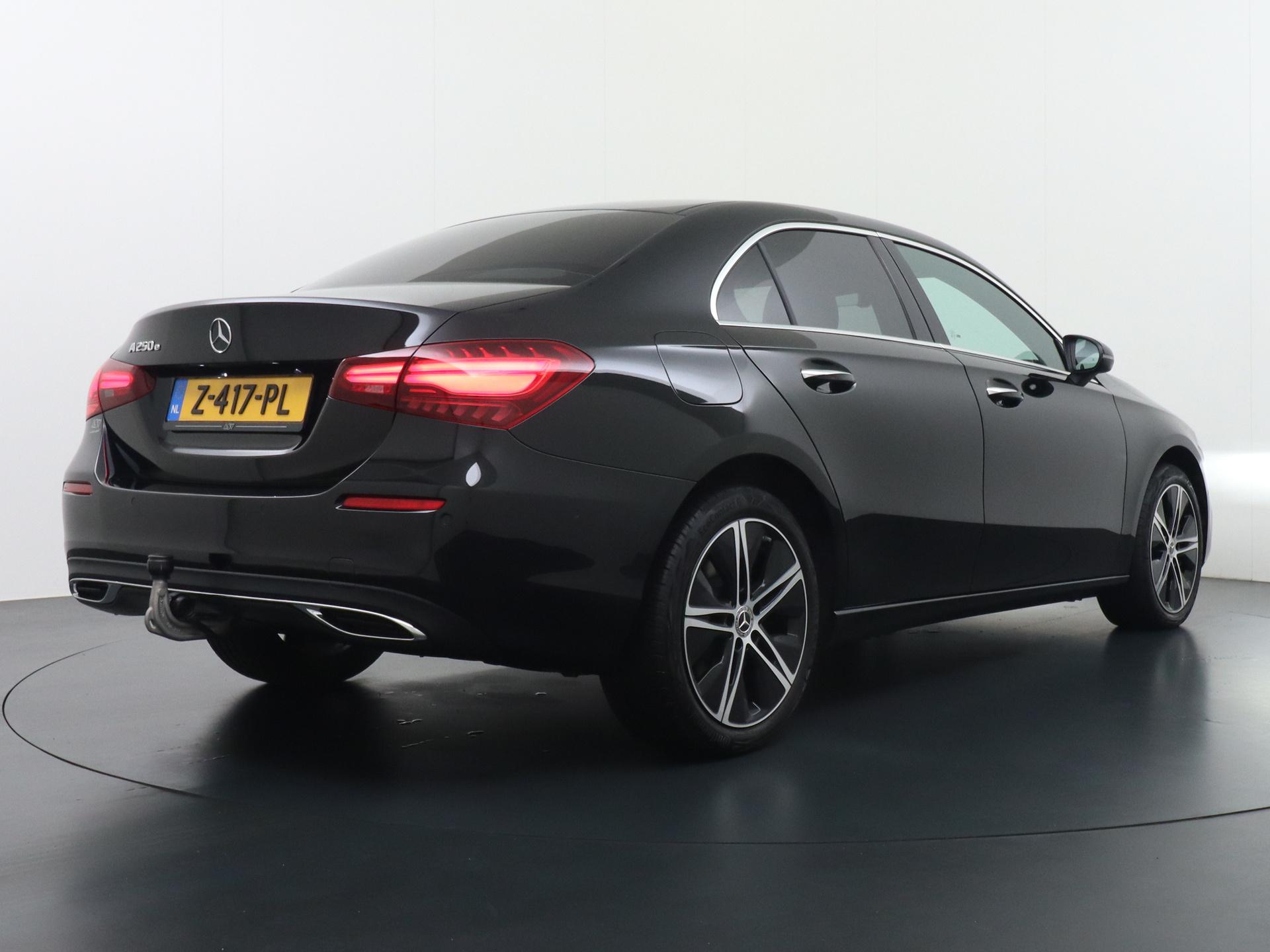 Mercedes-Benz A-Klasse 250 e Luxury Line 4