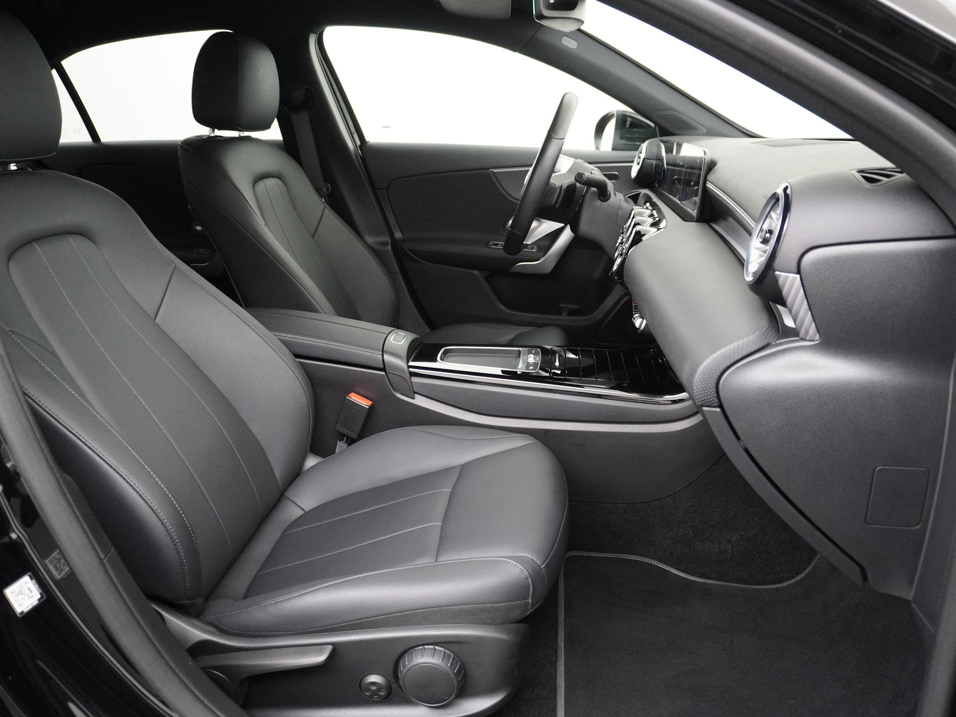 Mercedes-Benz A-Klasse 250 e Luxury Line 48