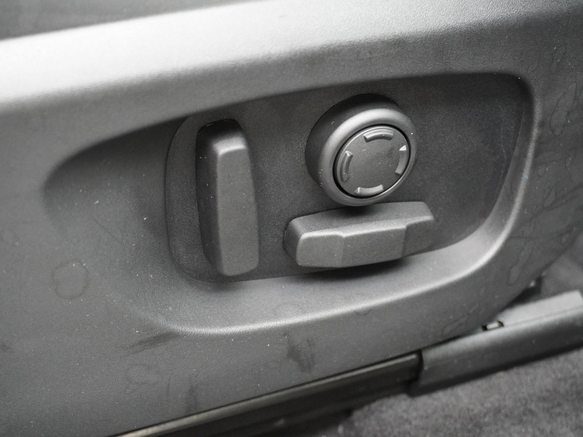 Land Rover Discovery Sport 2.0 TD4 HSE 16