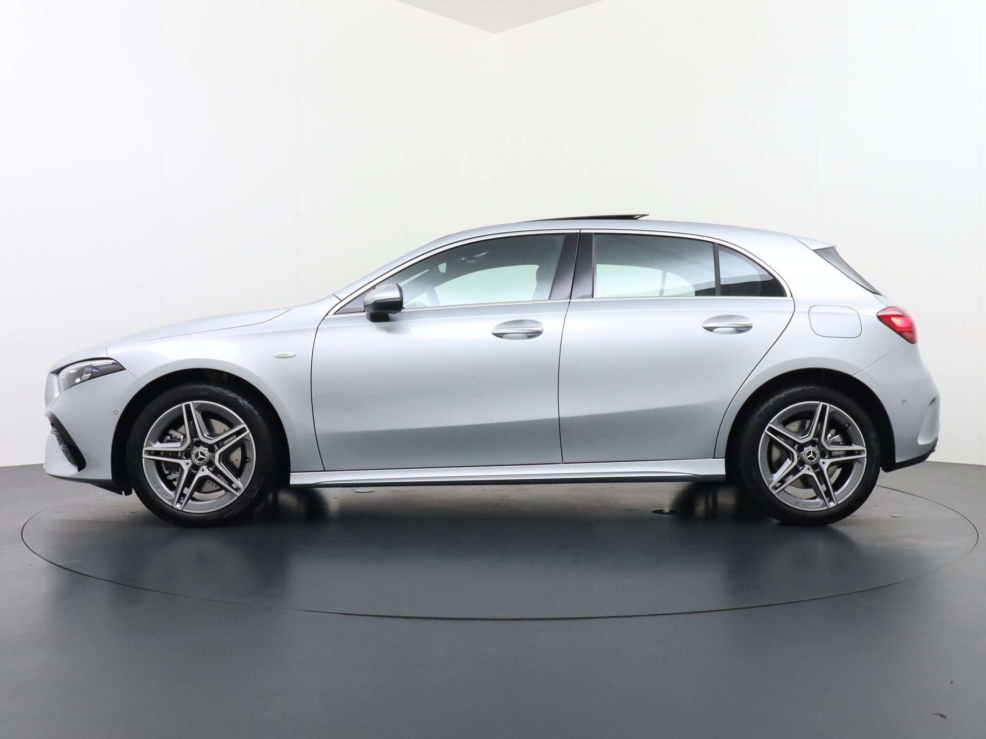 Mercedes-Benz A-Klasse 250 e Business Solution AMG 1