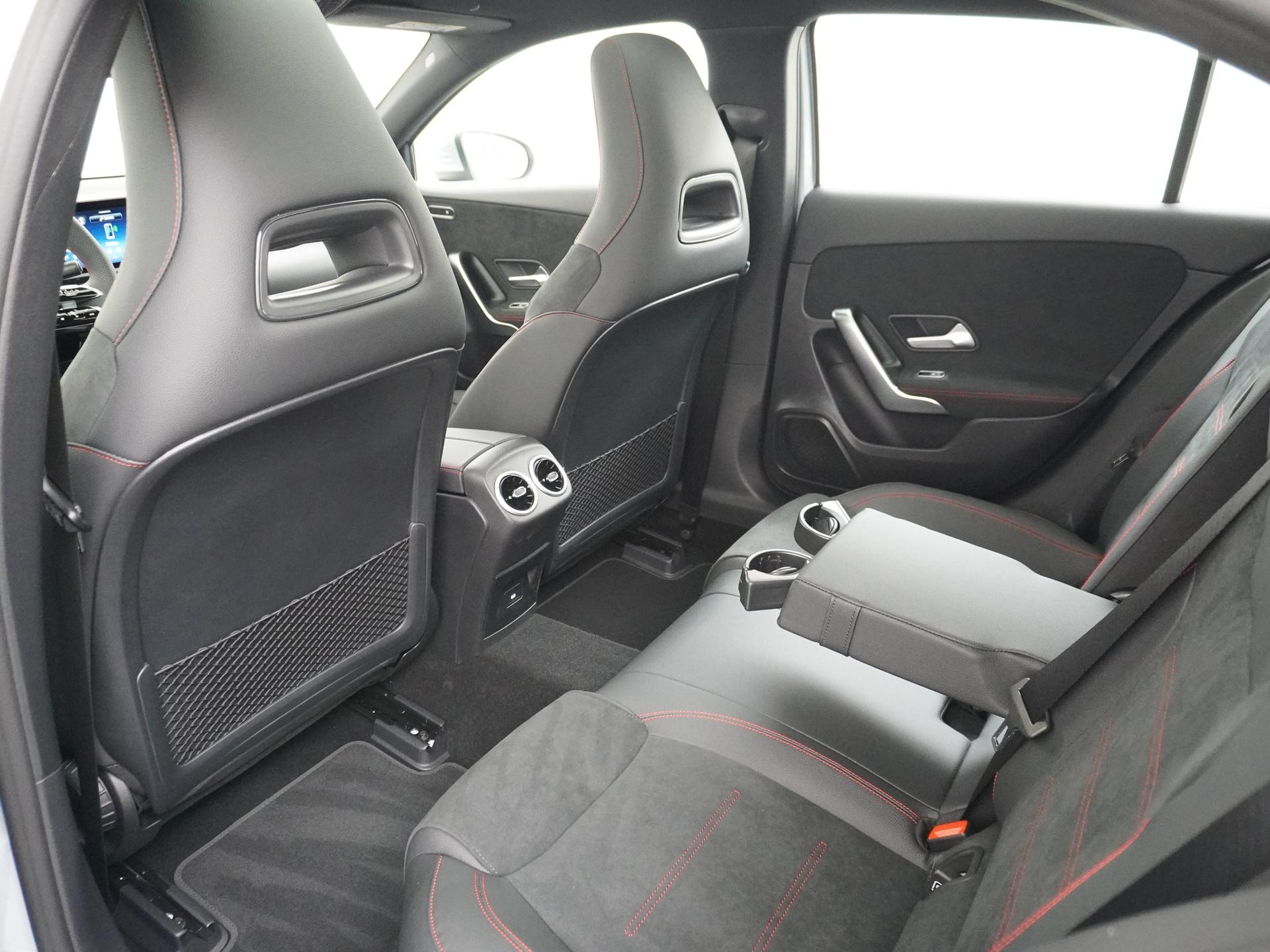 Mercedes-Benz A-Klasse 250 e Business Solution AMG 20