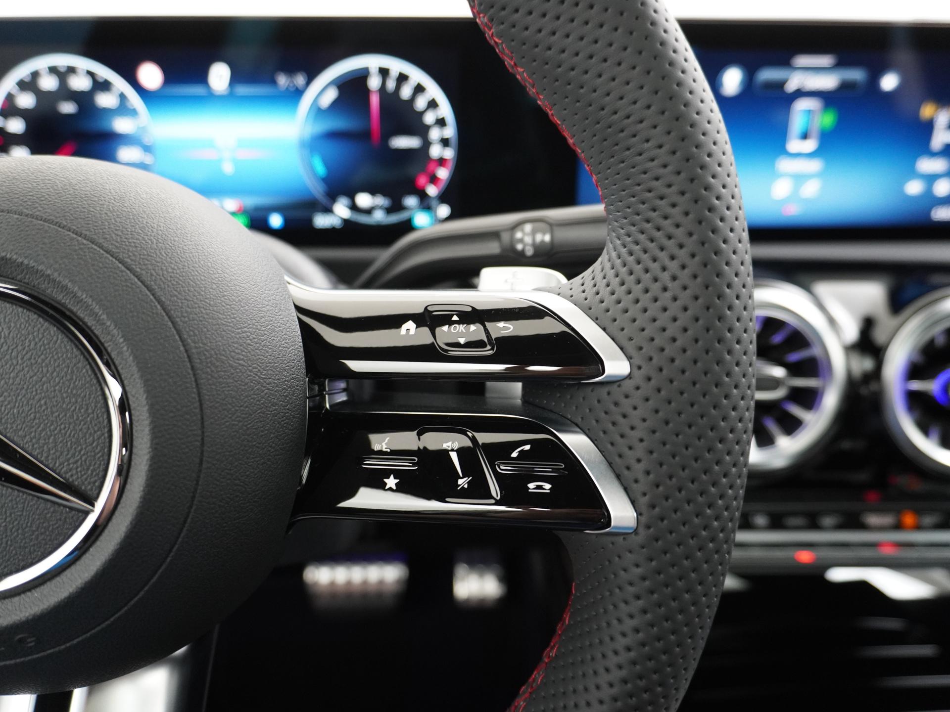 Mercedes-Benz A-Klasse 250 e Business Solution AMG 30