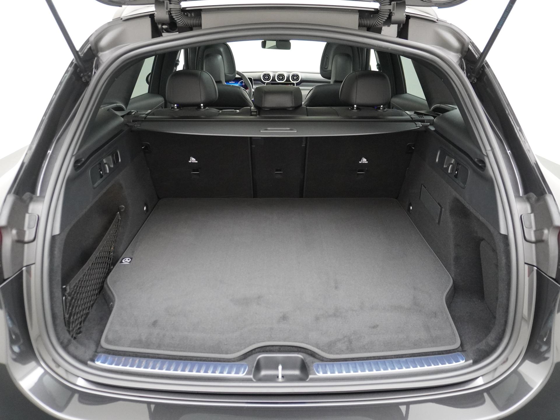 Mercedes-Benz GLC 300e 4MATIC Sport Edition 12