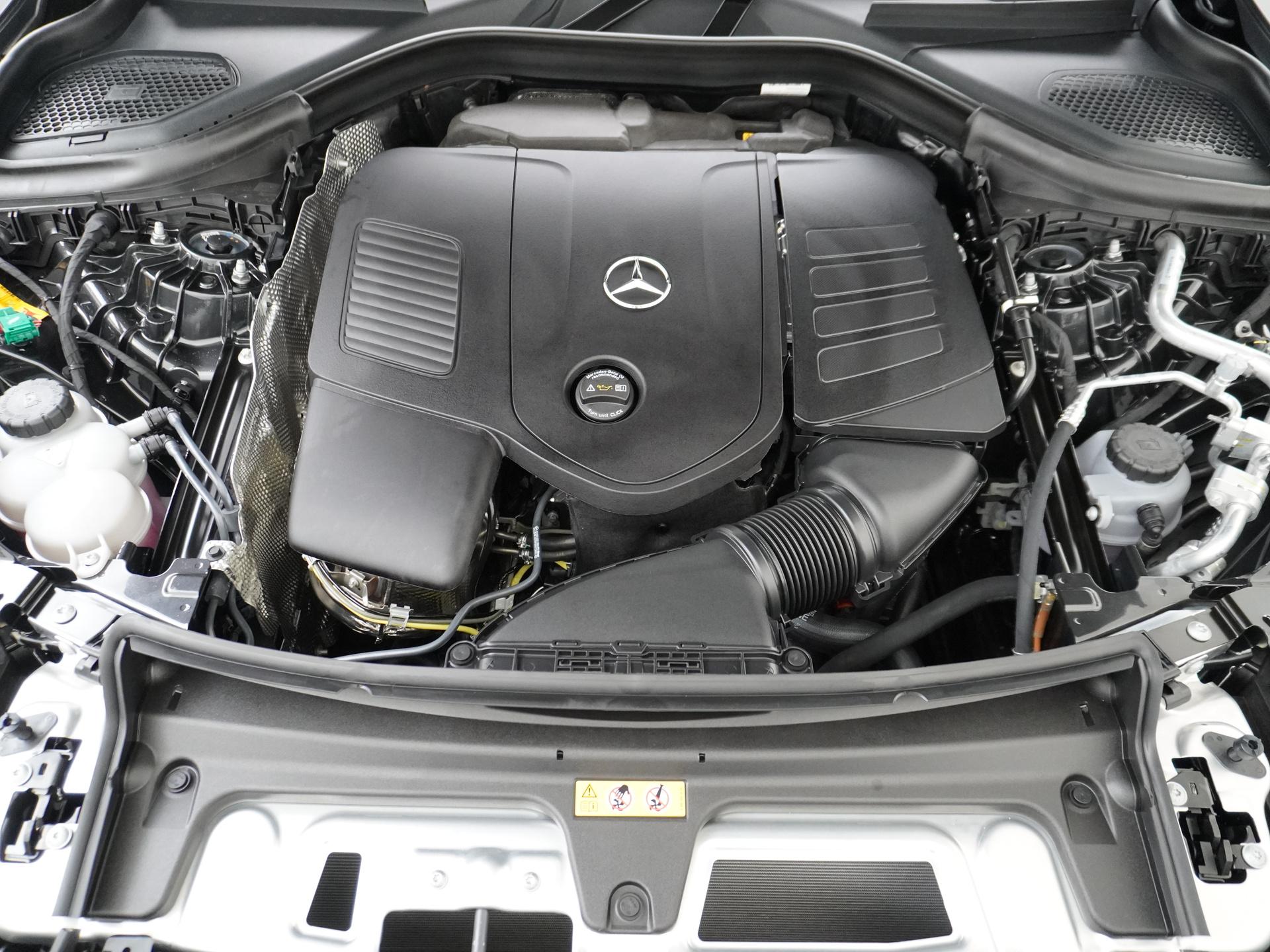 Mercedes-Benz GLC 300e 4MATIC Sport Edition 16