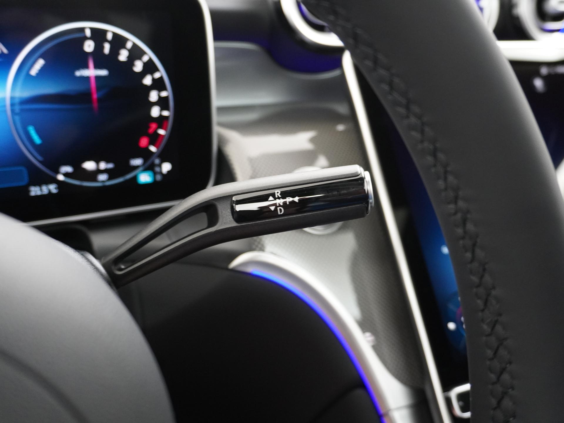 Mercedes-Benz GLC 300e 4MATIC Sport Edition 30